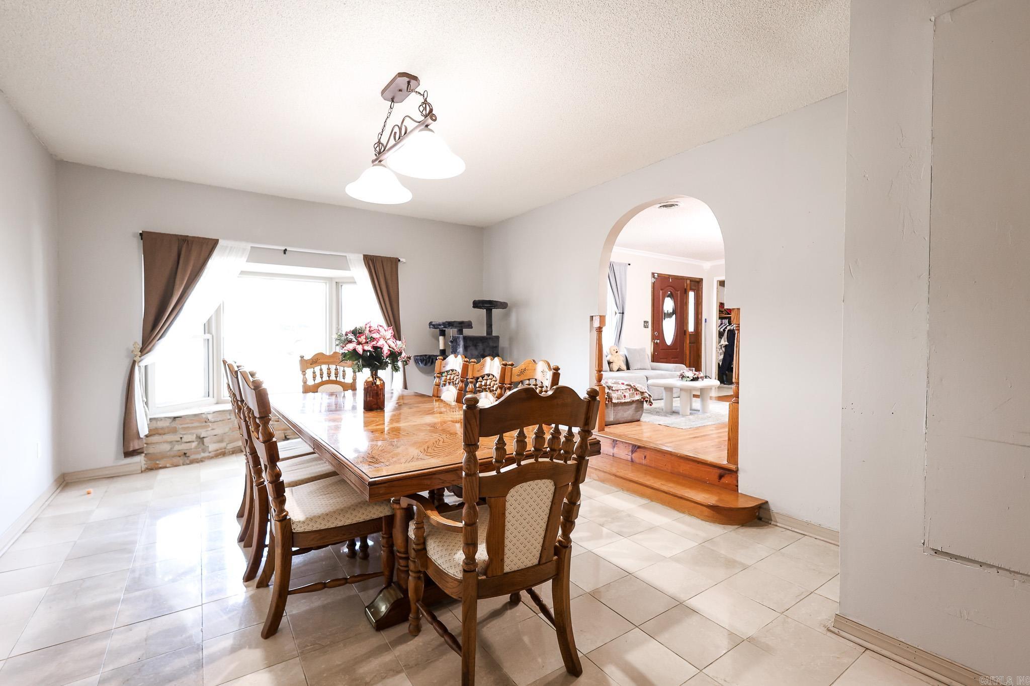 COUNTRY CLUB TERRACE - Residential