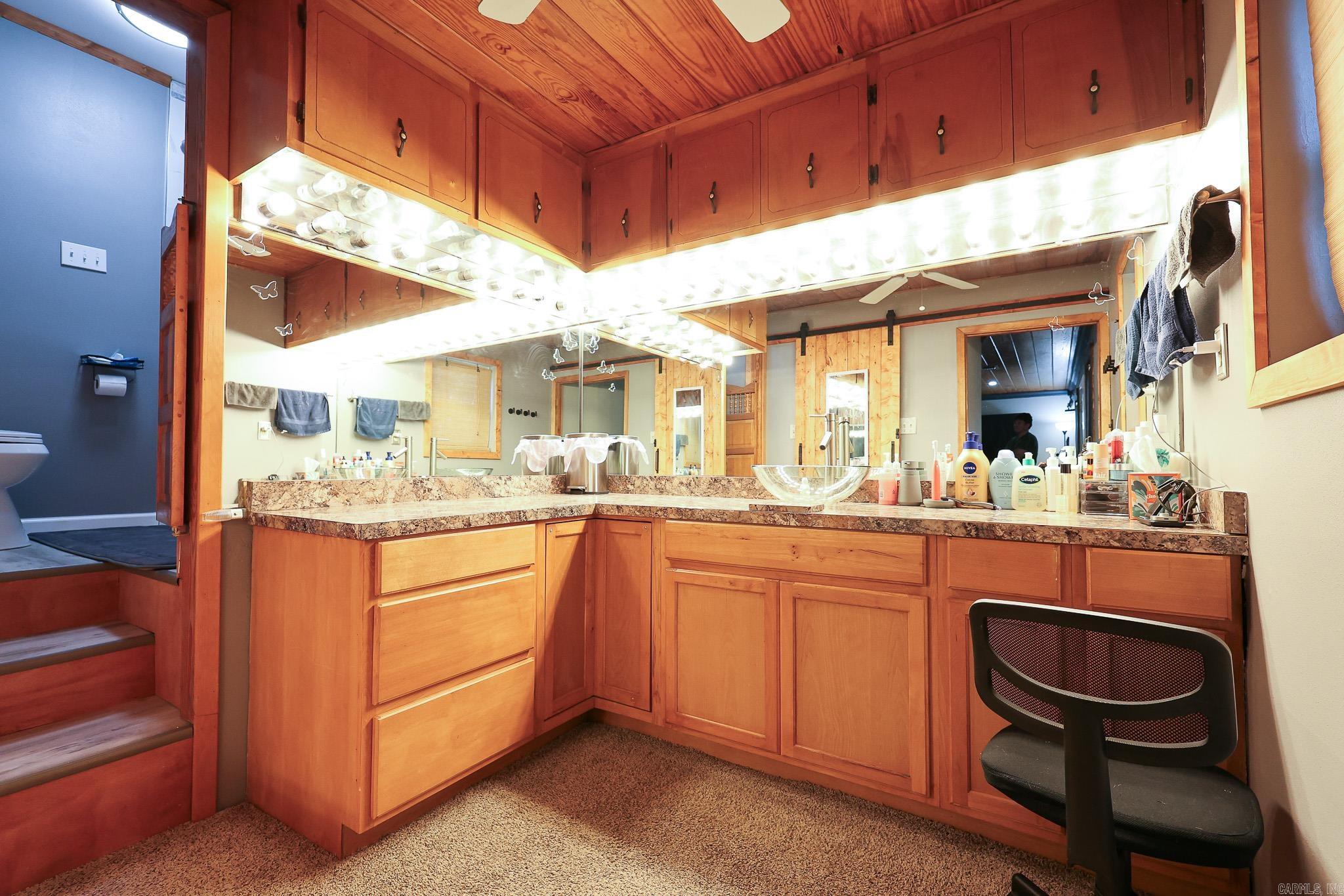 COUNTRY CLUB TERRACE - Residential