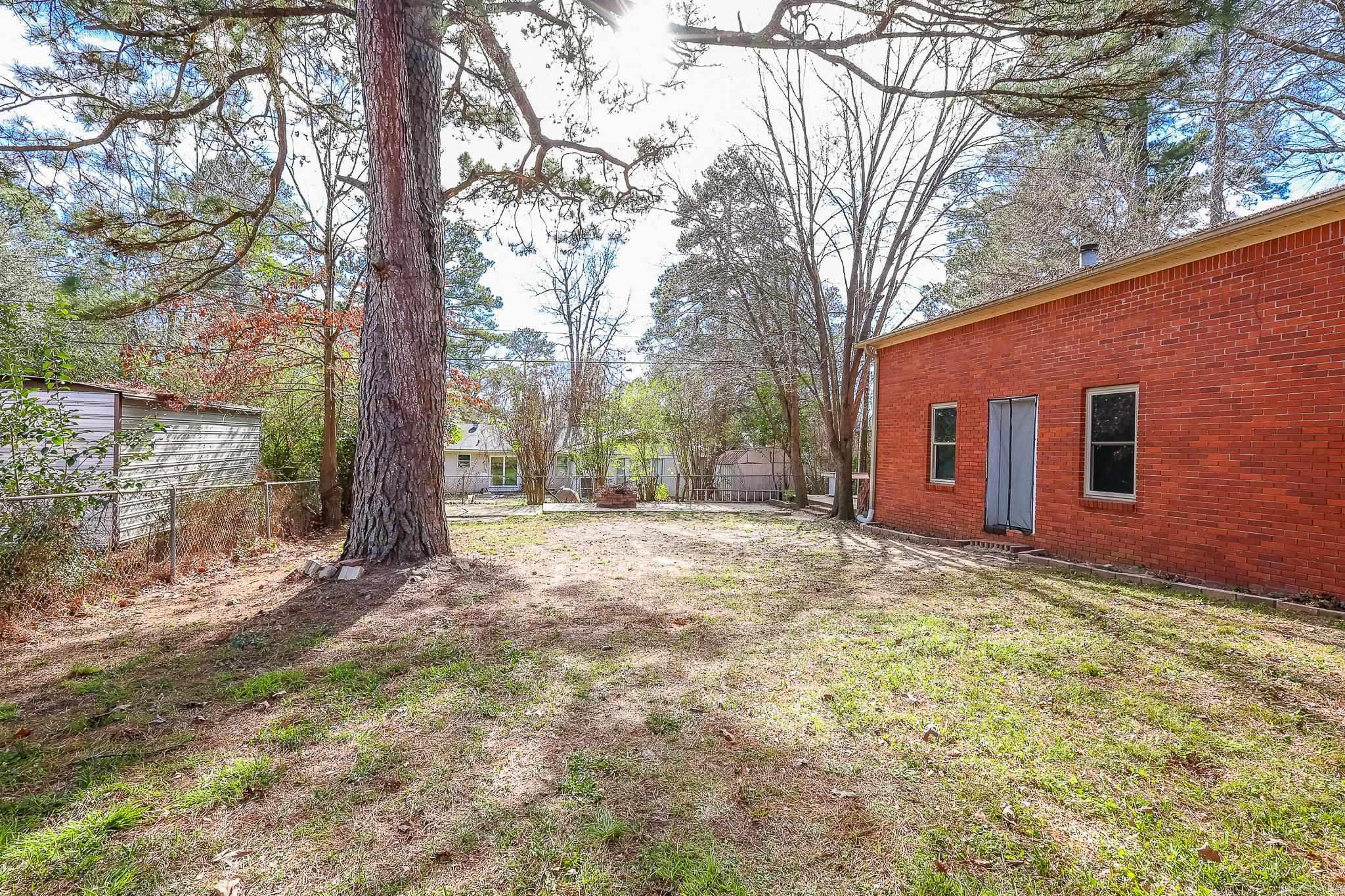 COUNTRY CLUB TERRACE - Residential