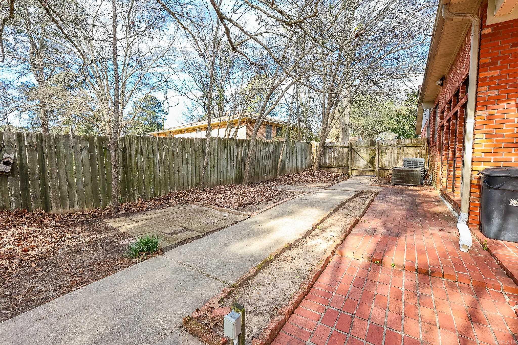 COUNTRY CLUB TERRACE - Residential