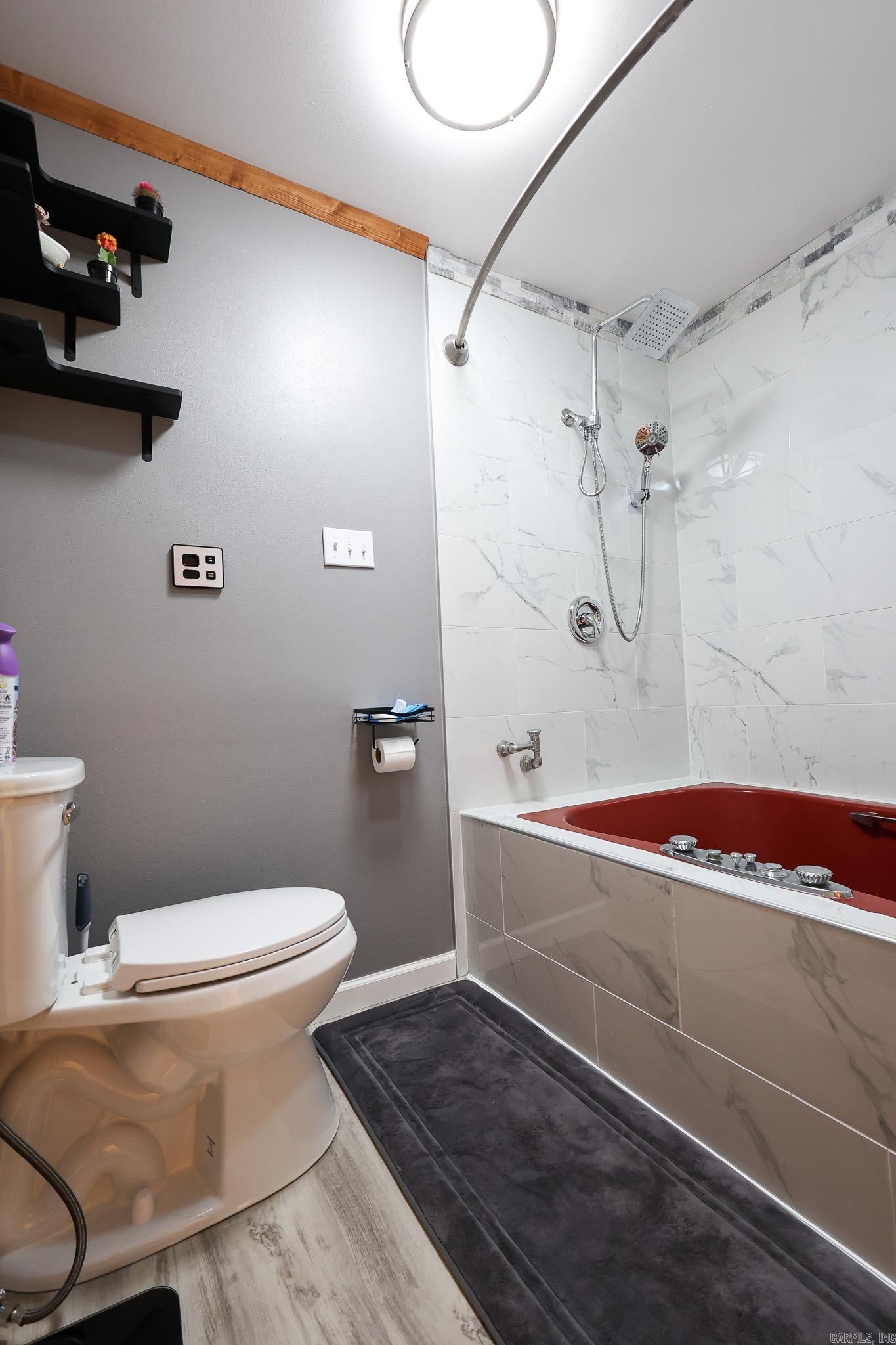 COUNTRY CLUB TERRACE - Residential