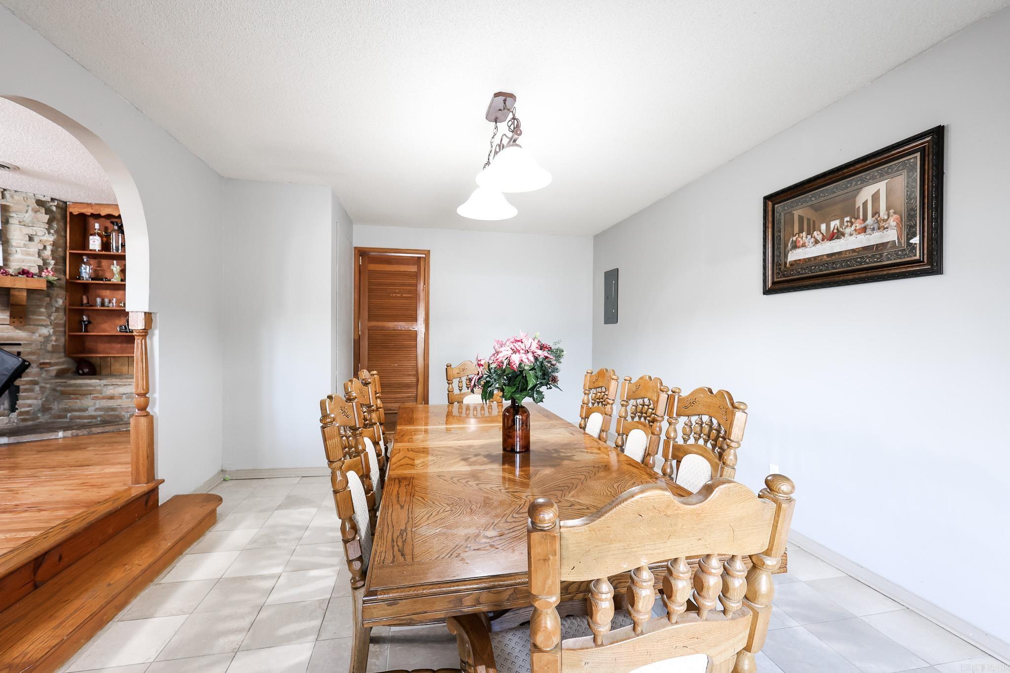 COUNTRY CLUB TERRACE - Residential