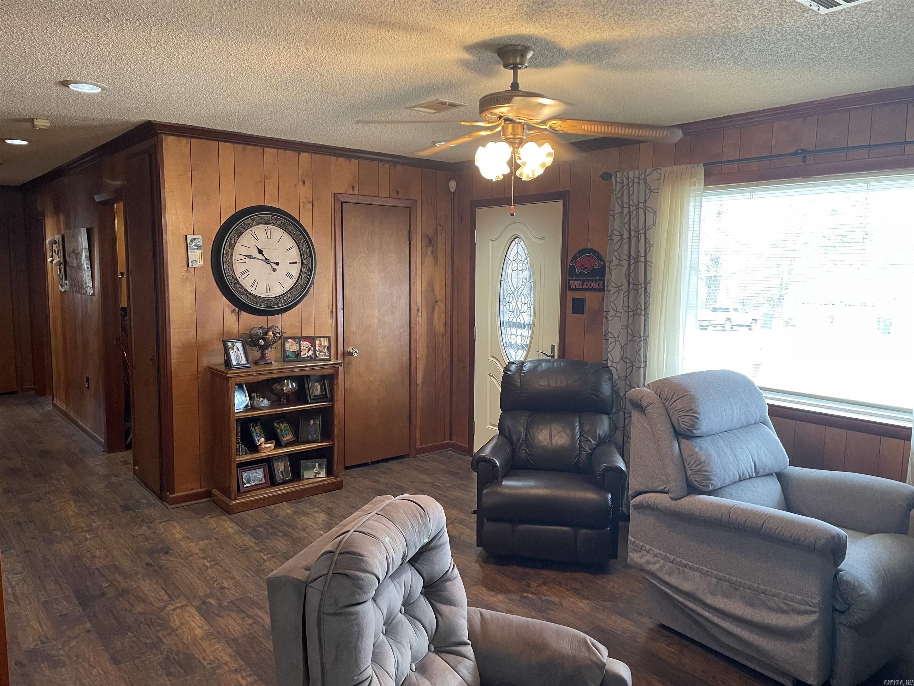 CIRCLE LAKE - Residential