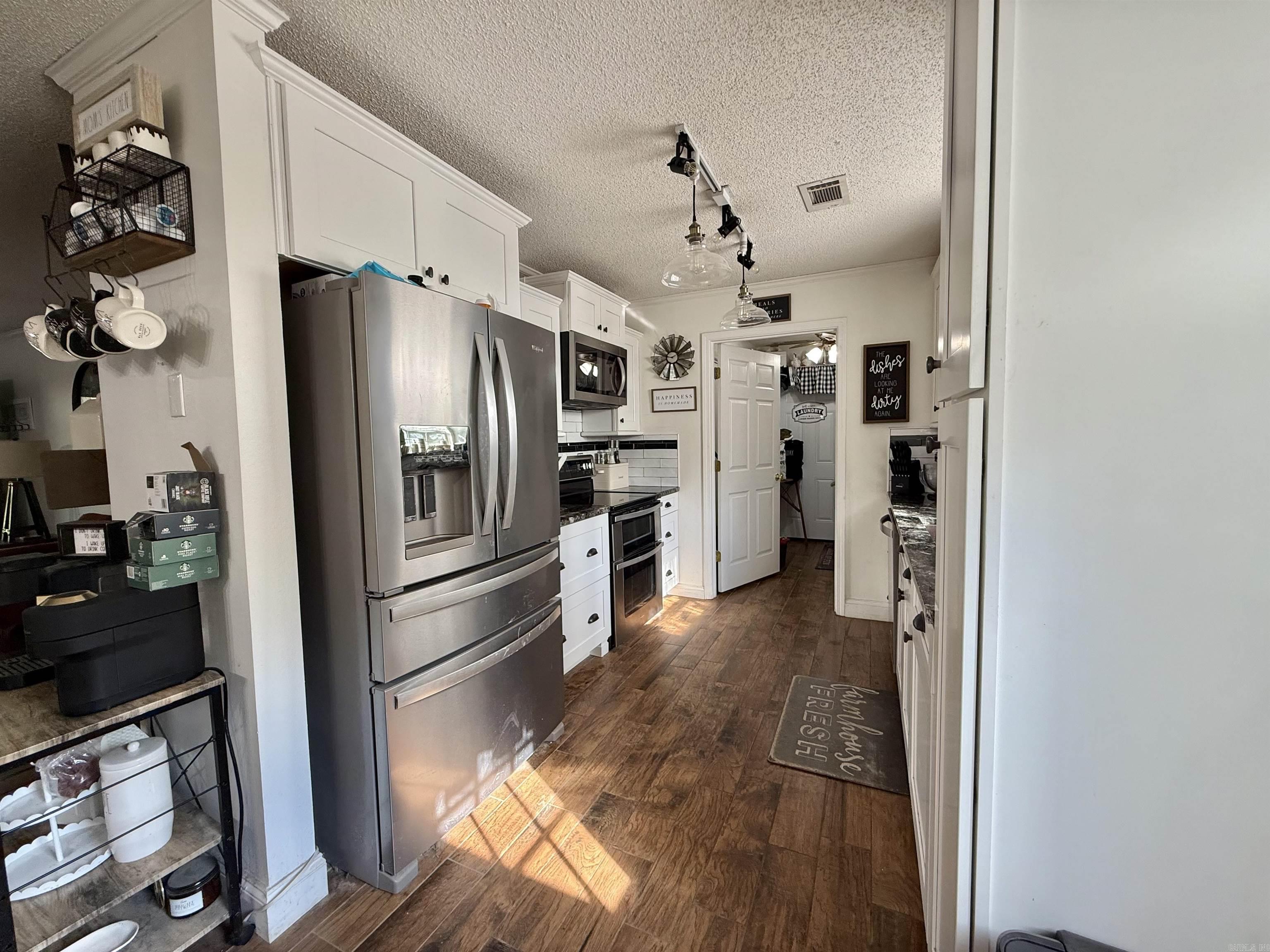 FERNDALE ESTATES - Residential