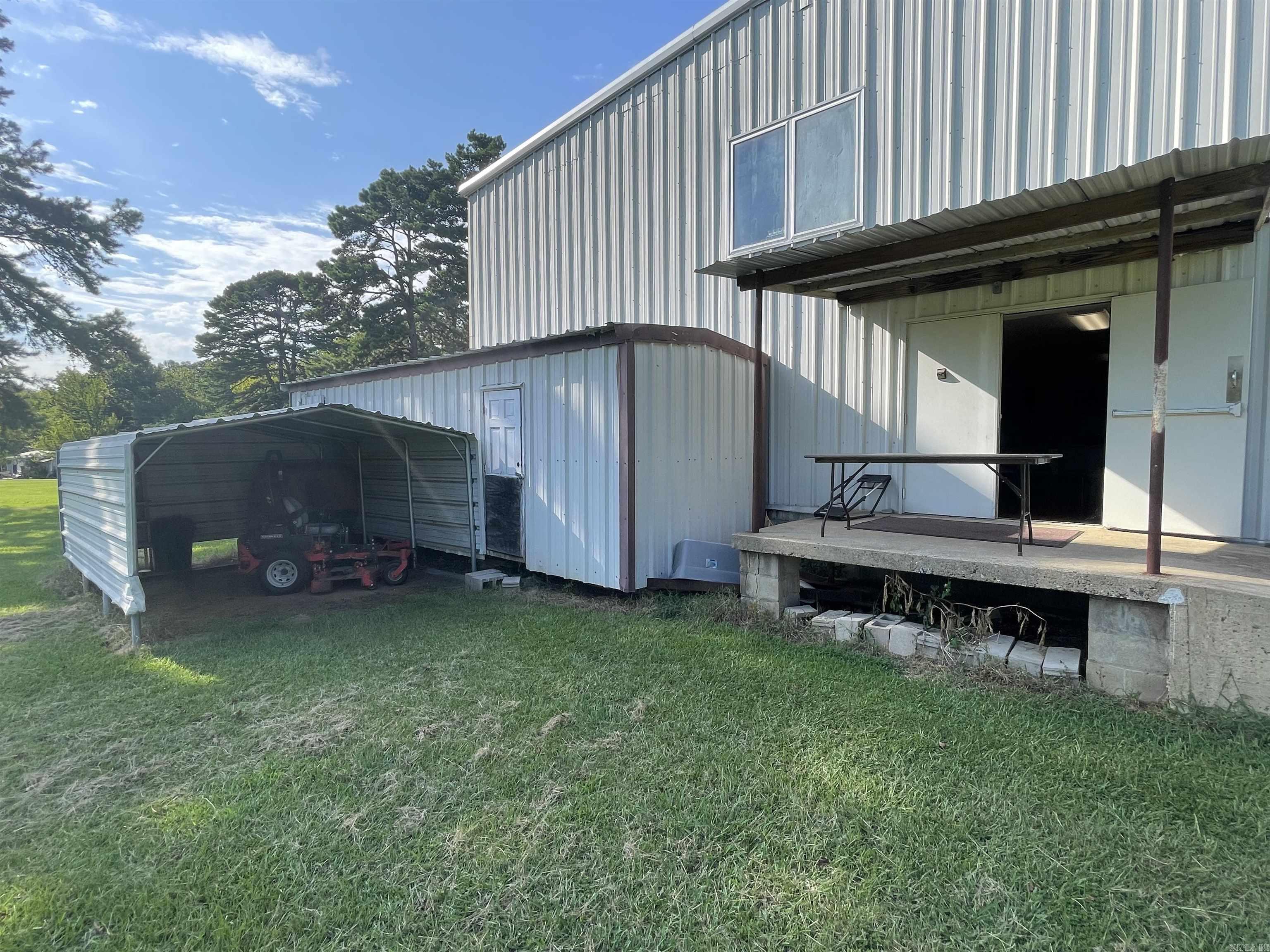 11-3S-20W - Commercial Sale