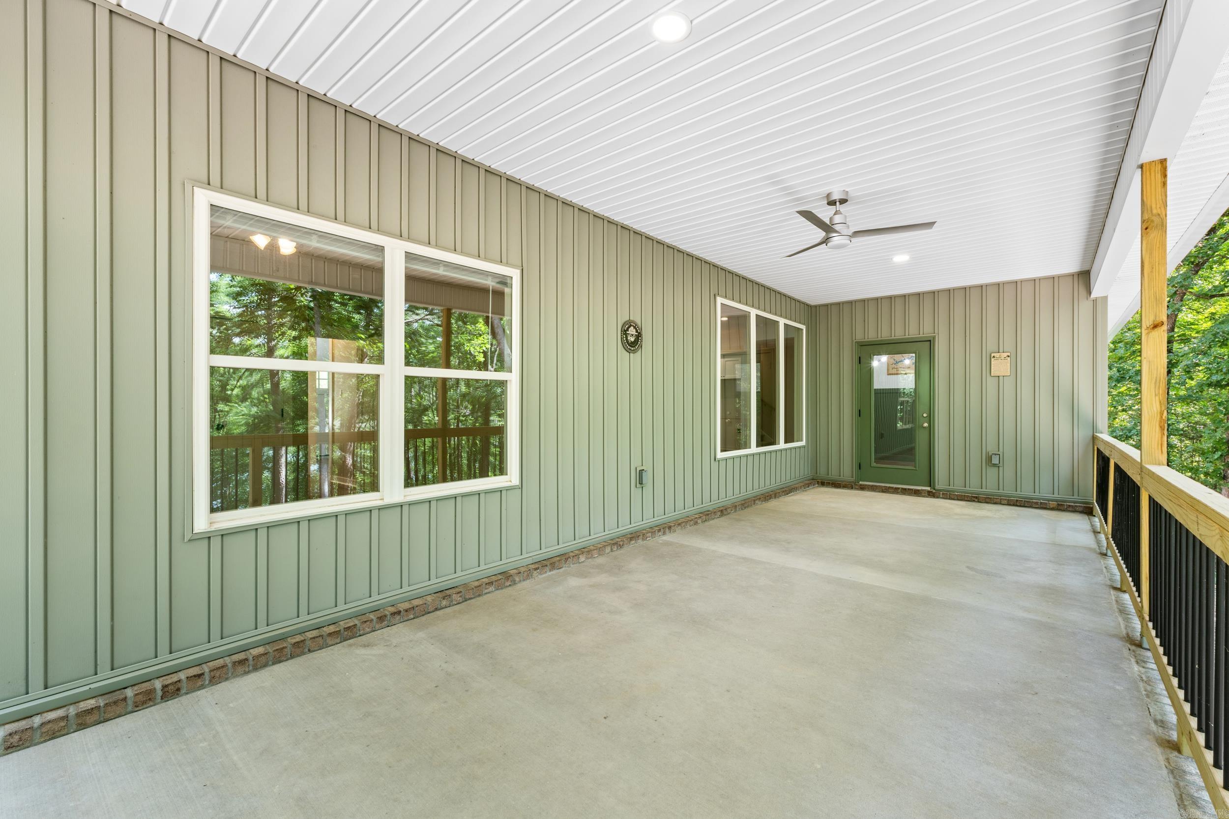 MYSTIC ISLE - Residential