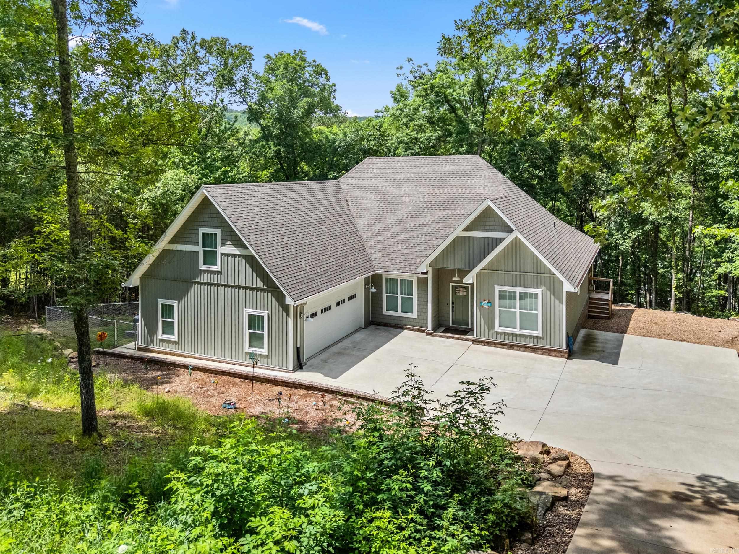 MYSTIC ISLE - Residential
