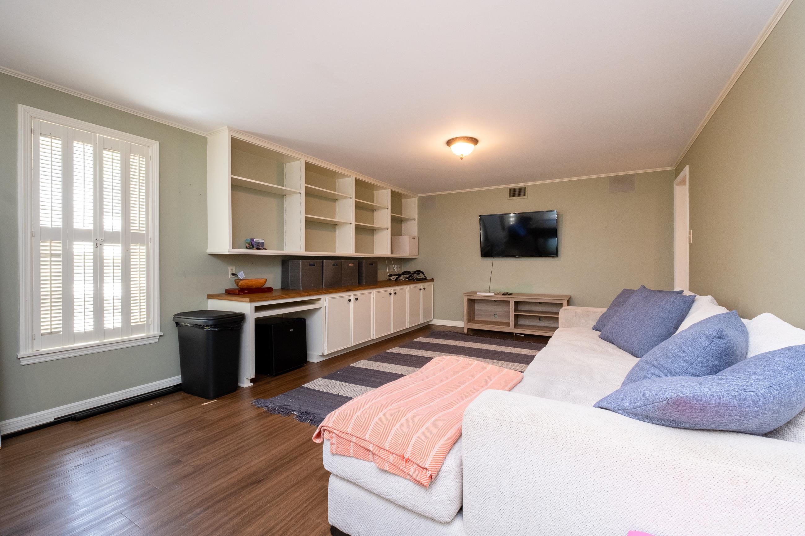 BROADVIEW TERRACE - Residential