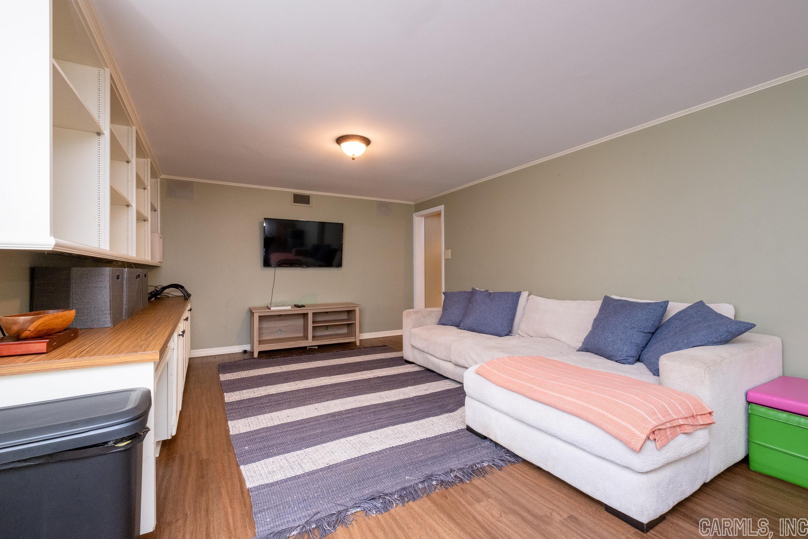 BROADVIEW TERRACE - Residential