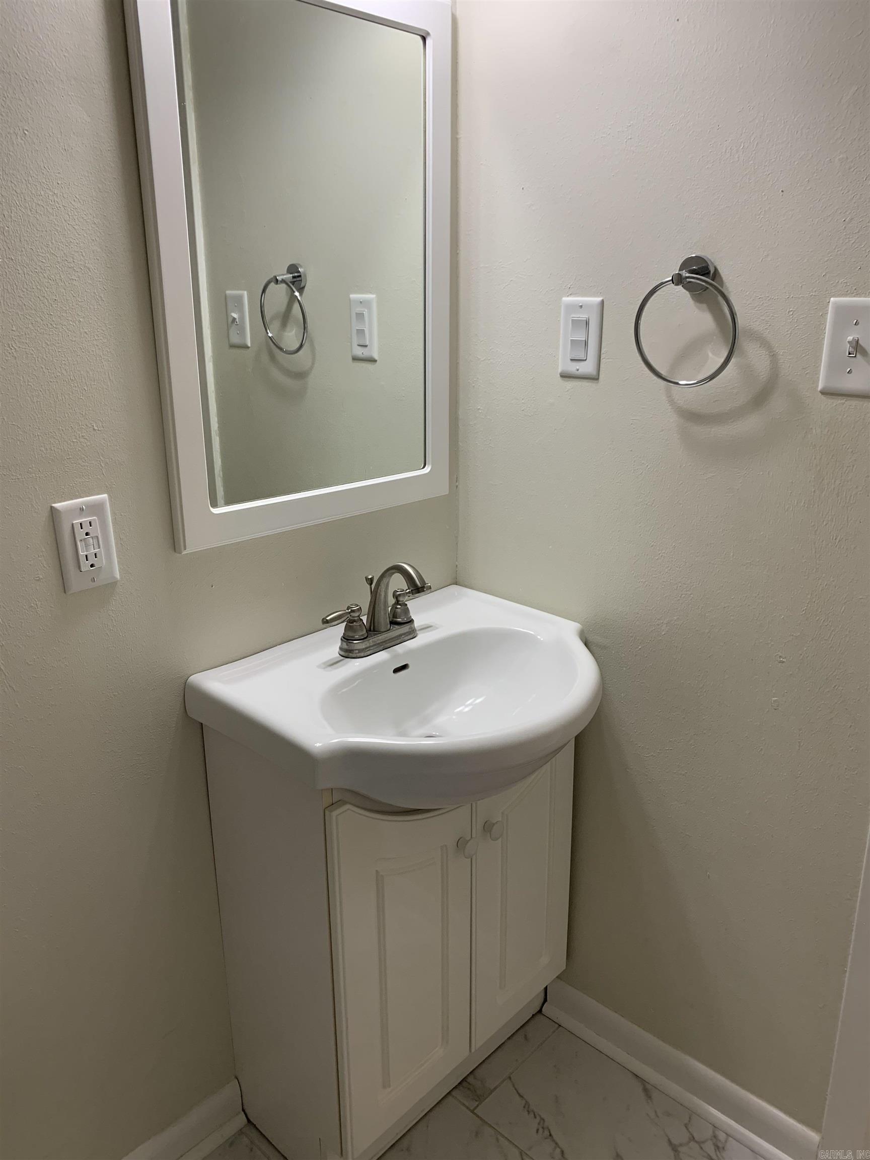 LYNNWOOD ACRES - Residential