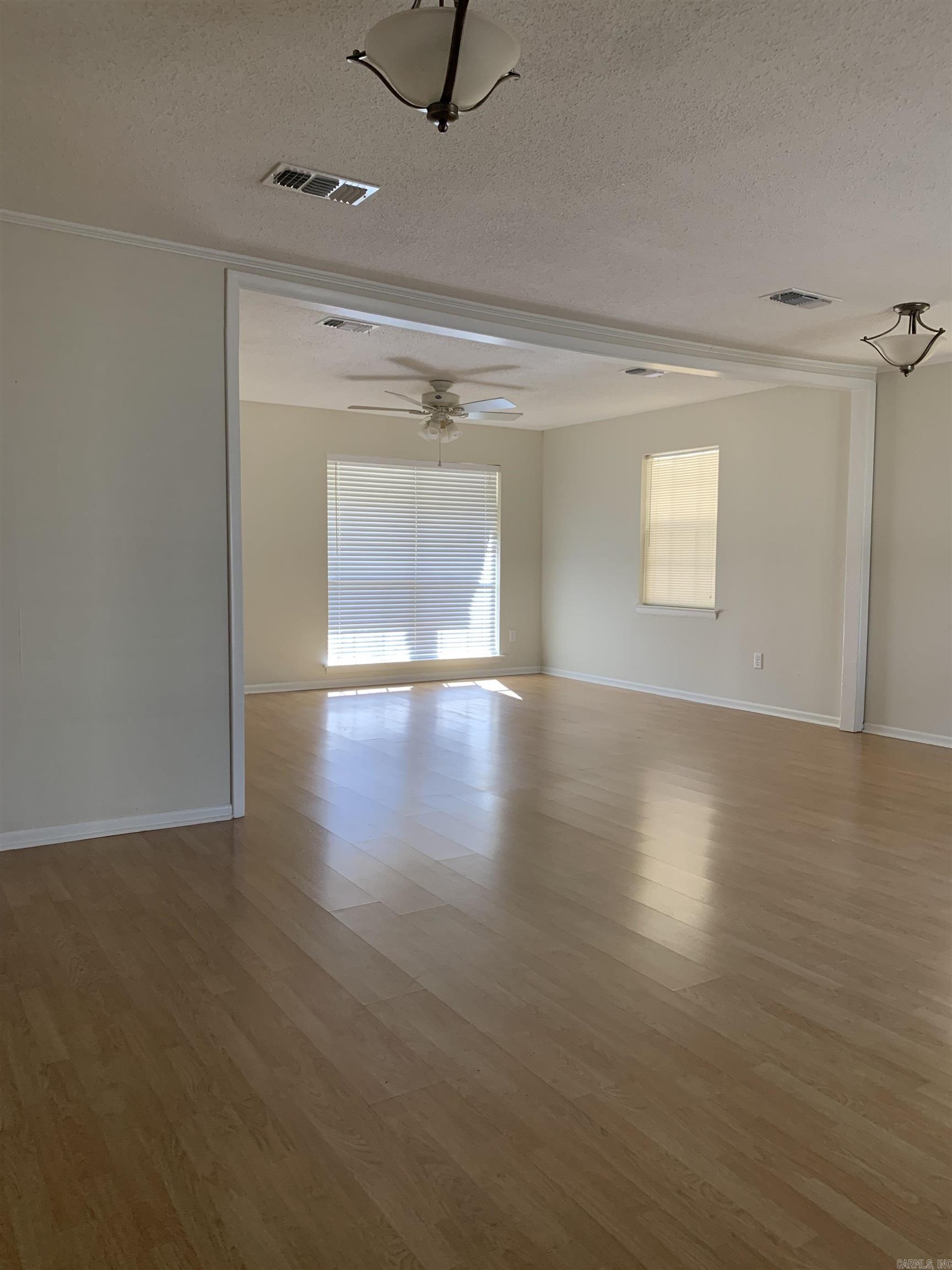 LYNNWOOD ACRES - Residential