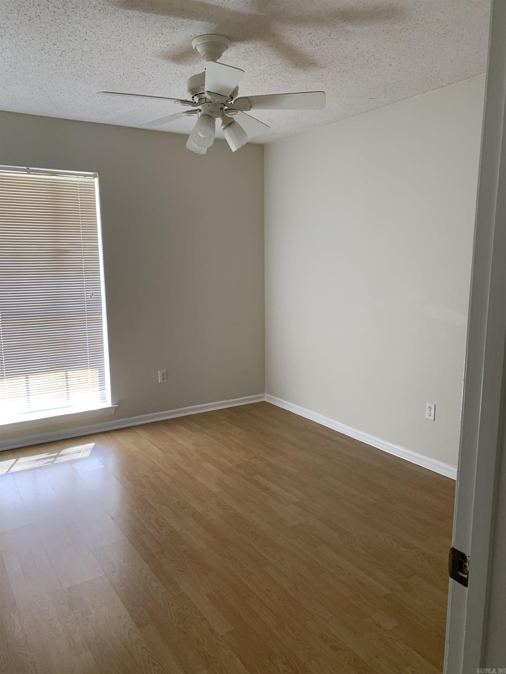 LYNNWOOD ACRES - Residential