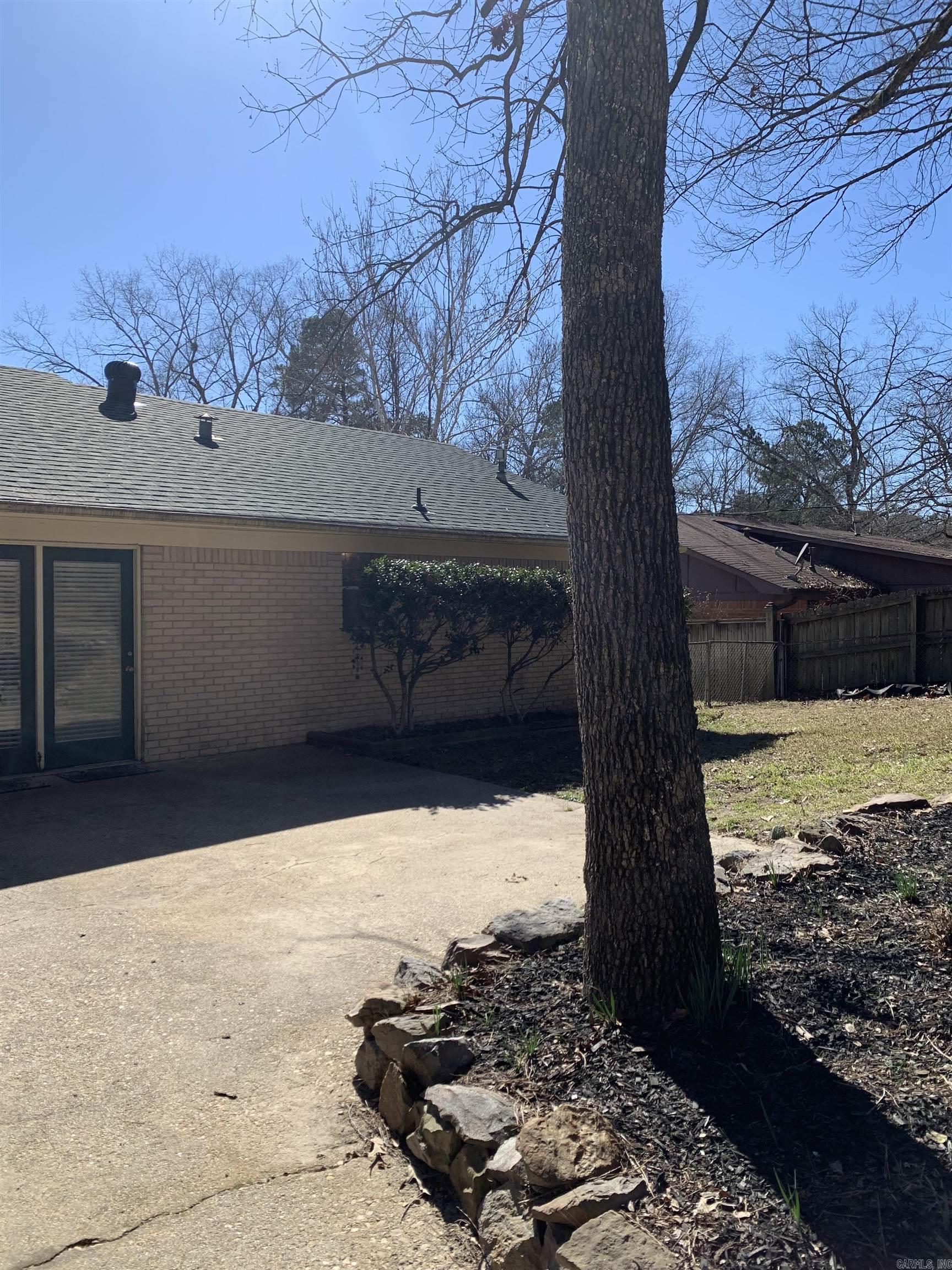 LYNNWOOD ACRES - Residential