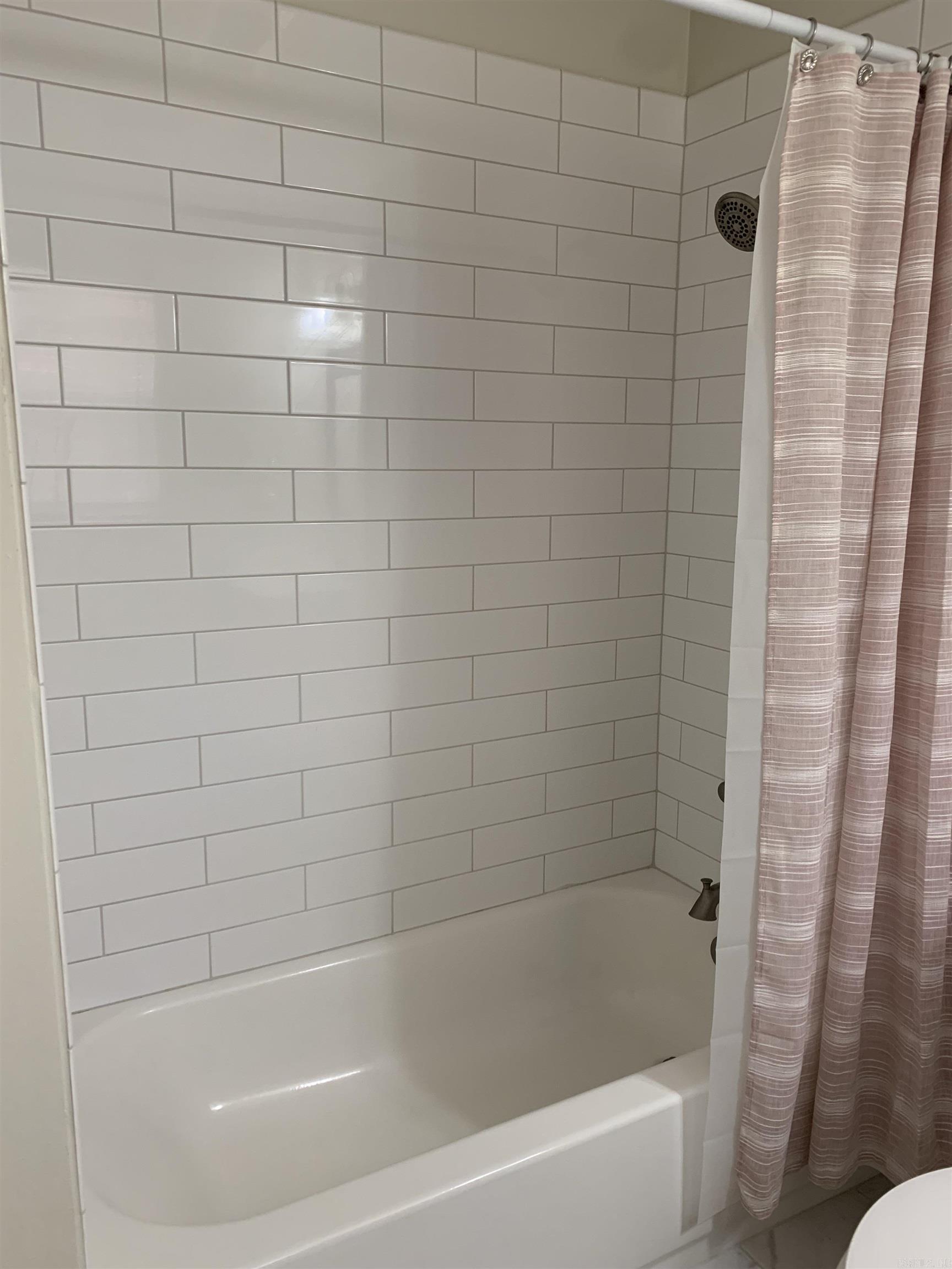 LYNNWOOD ACRES - Residential