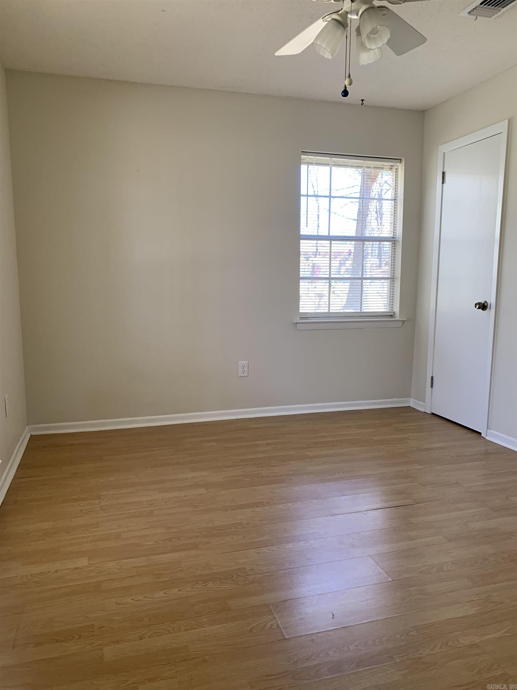 LYNNWOOD ACRES - Residential