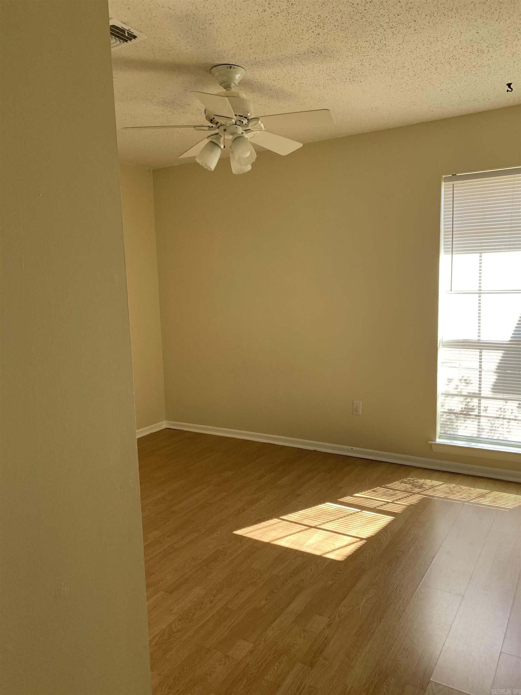 LYNNWOOD ACRES - Residential