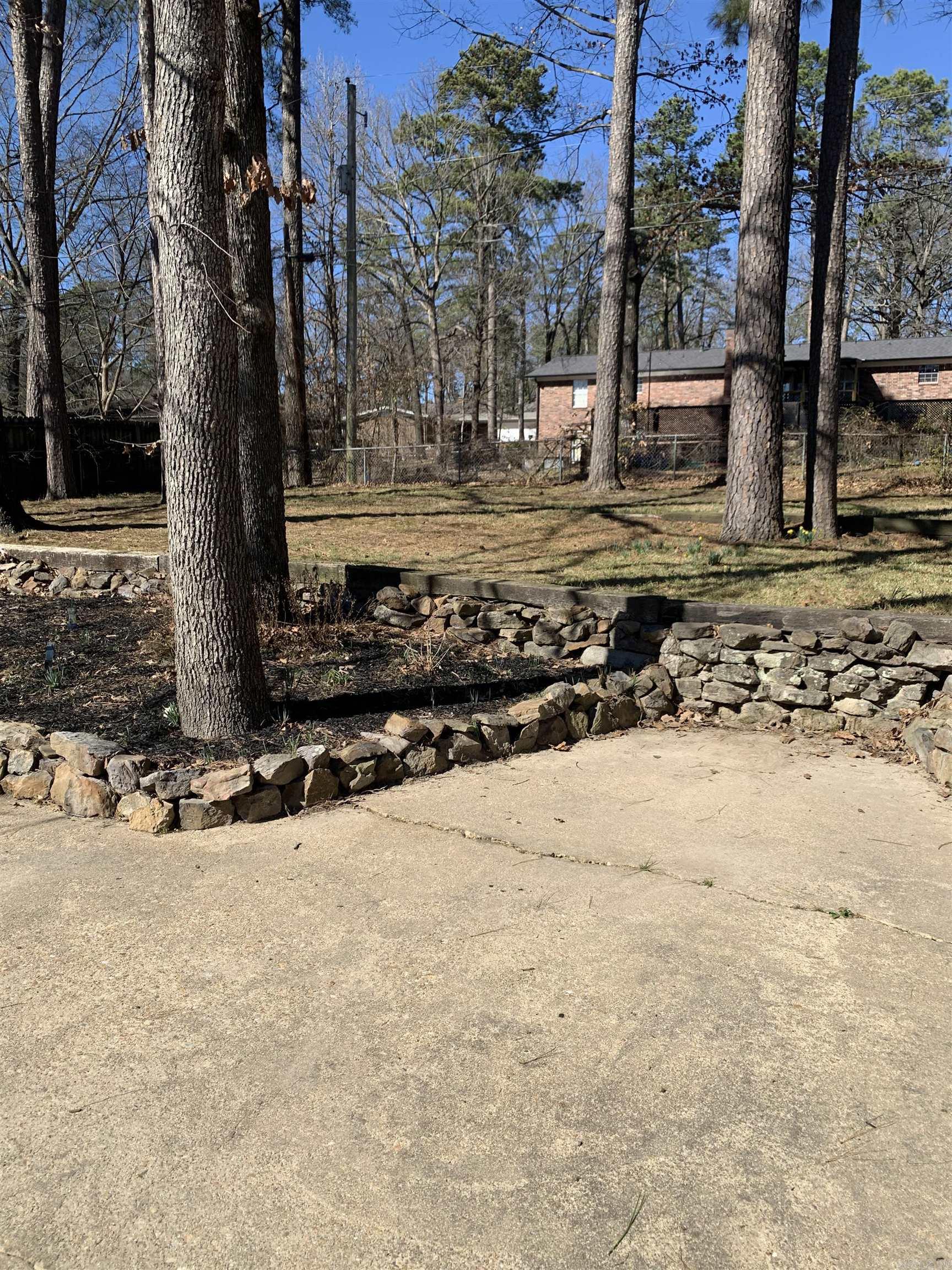 LYNNWOOD ACRES - Residential