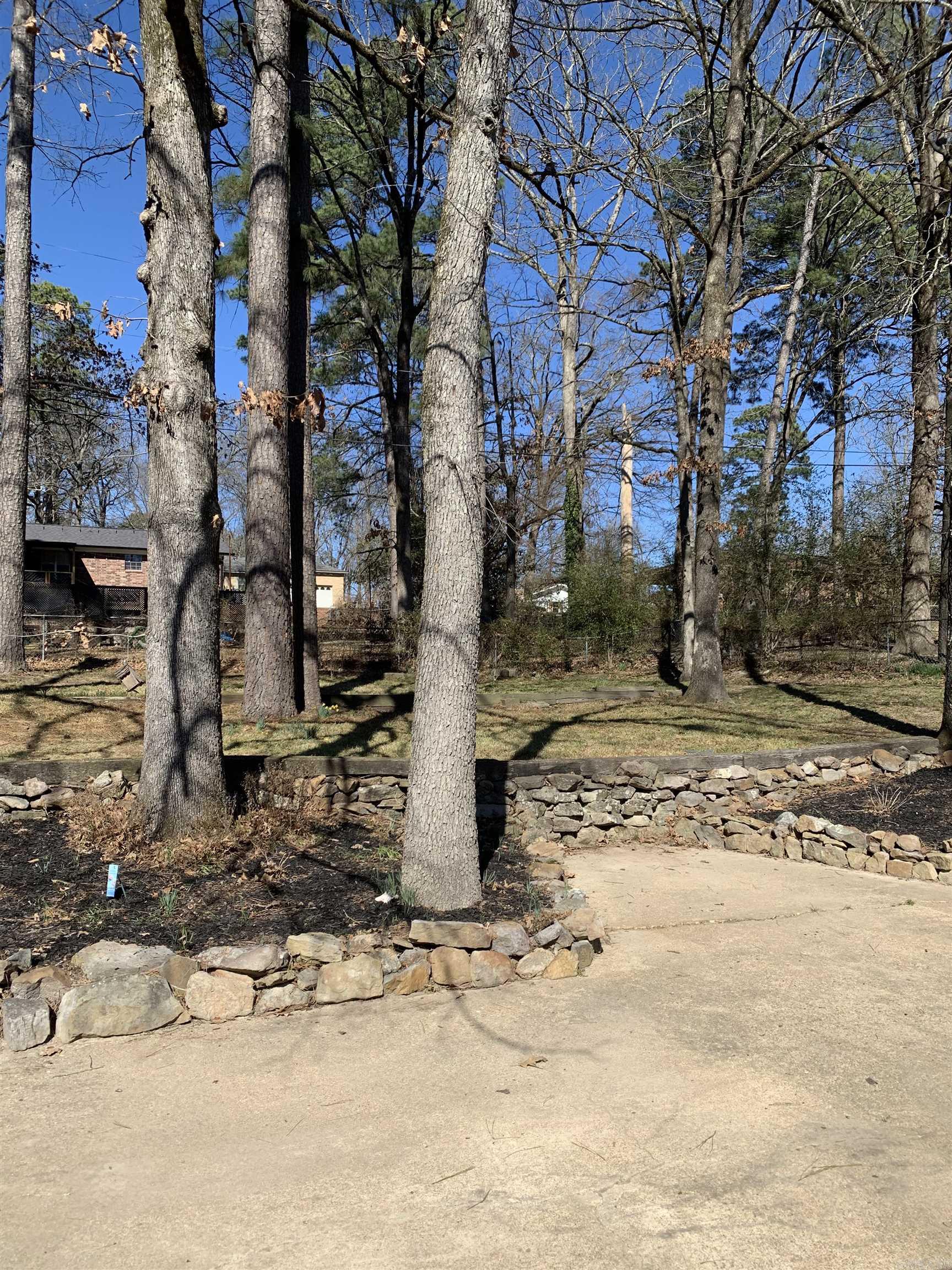 LYNNWOOD ACRES - Residential