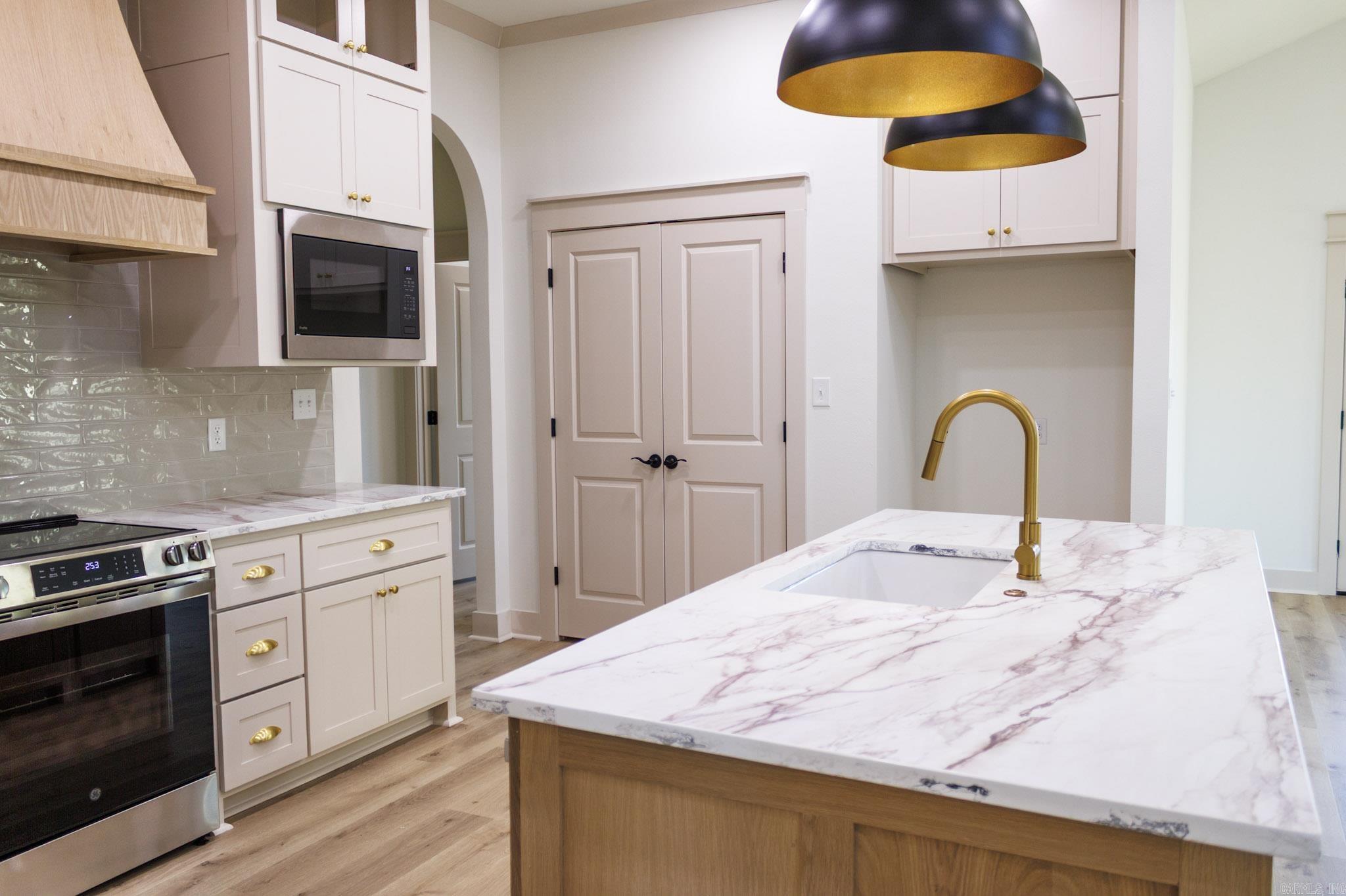 REYNOLDS RIDGE - Residential