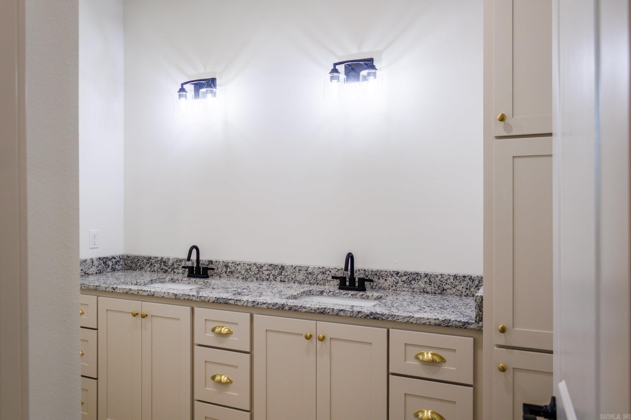 REYNOLDS RIDGE - Residential