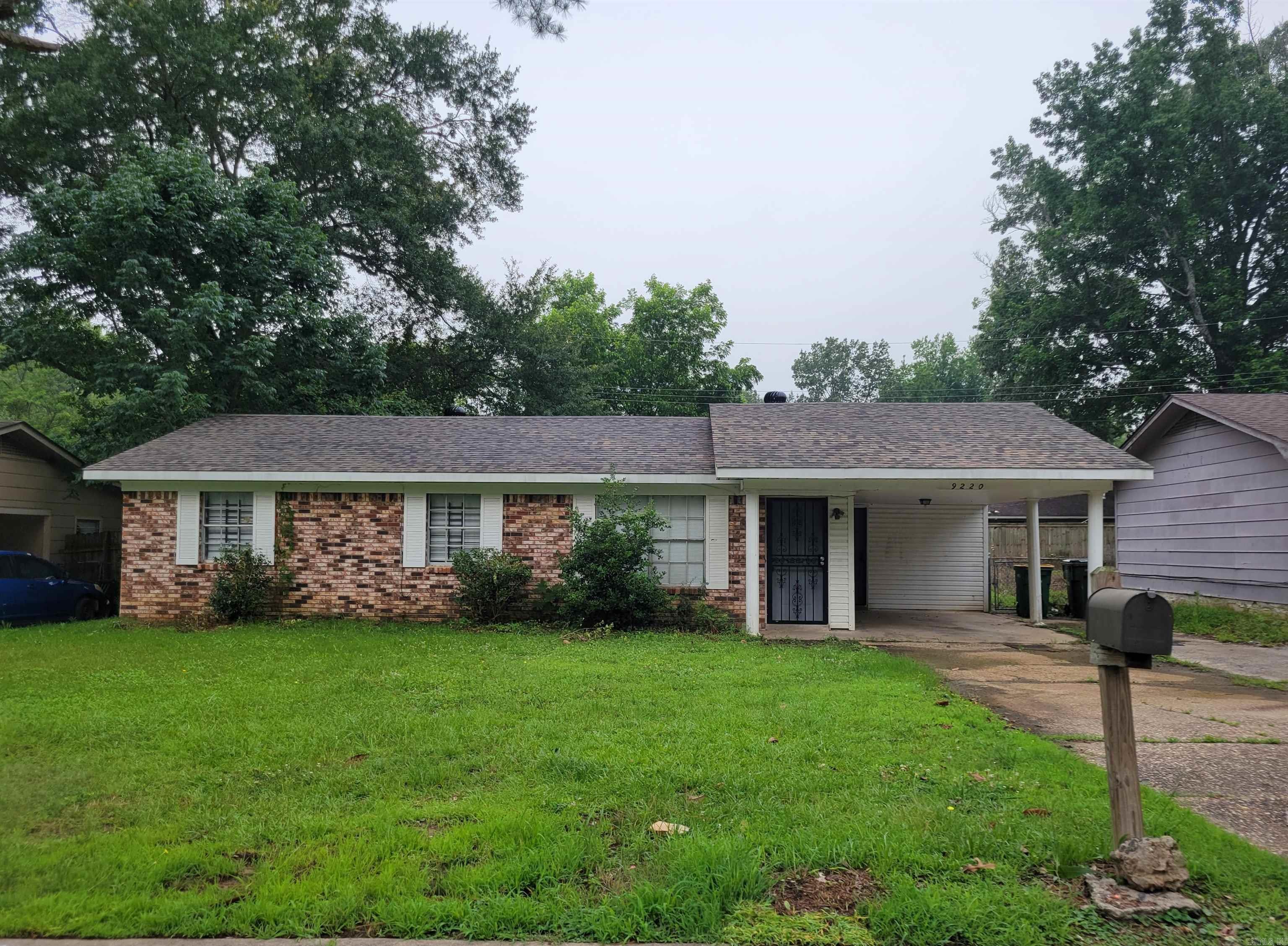 Home was remodeled in 2020, updated kitchen, ceramic tile flooring, and fresh paint job, roof was recently replaced (2025). Home has been a rental, renting for $1250 per month. It would also make a great first time home buyer happy!!! Come view this home today!!