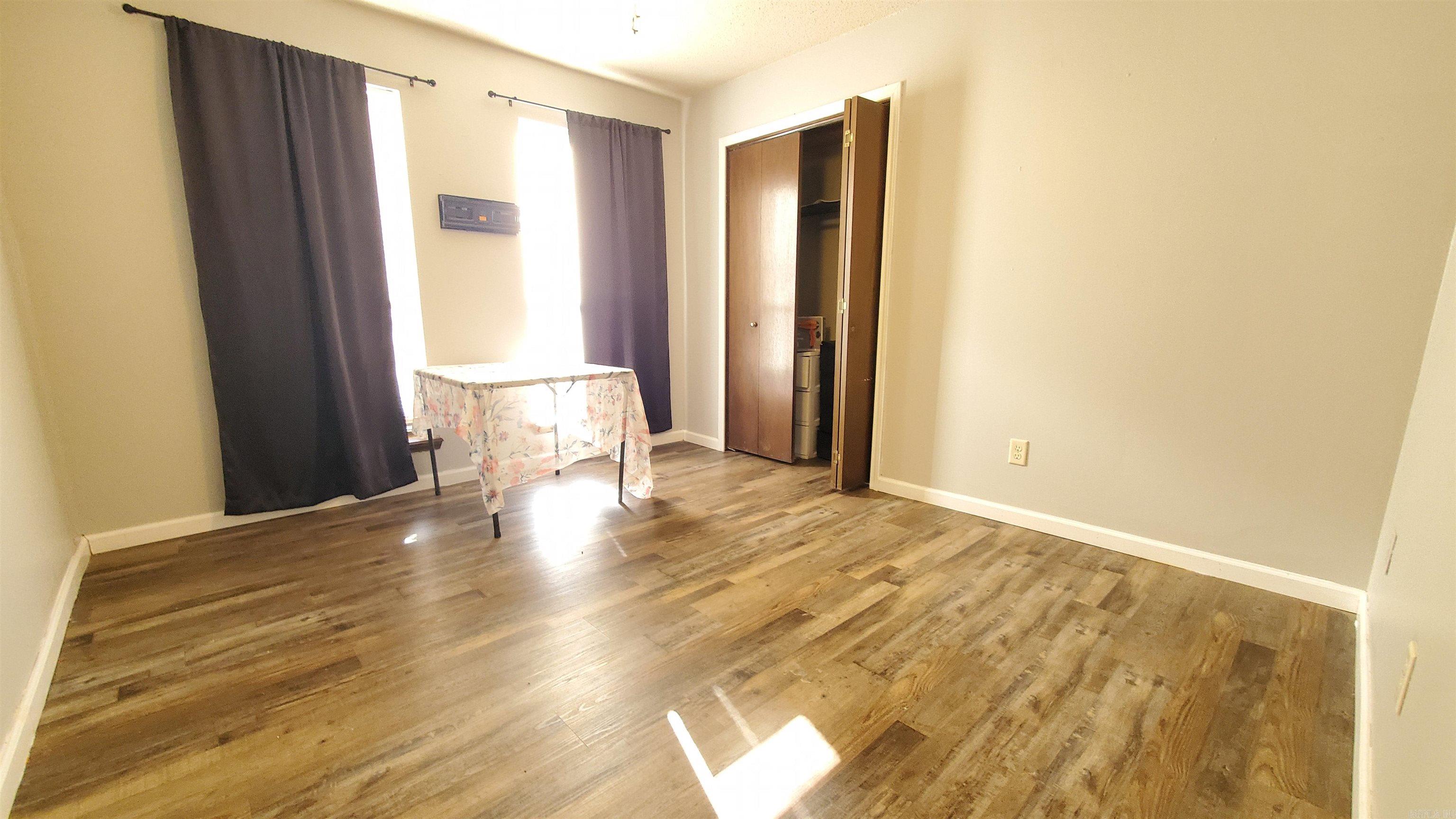 FOXWOOD J - Residential