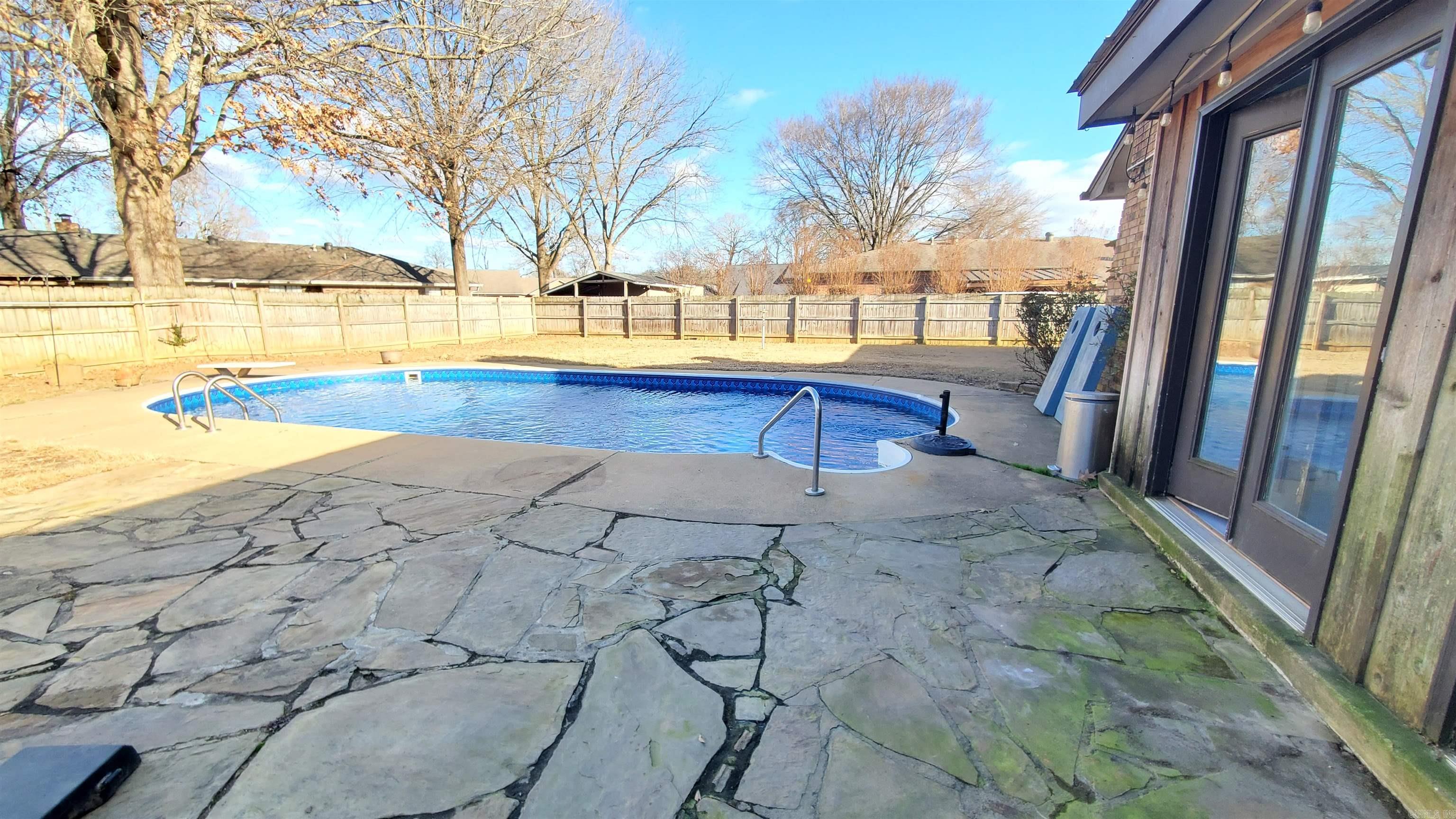 FOXWOOD J - Residential