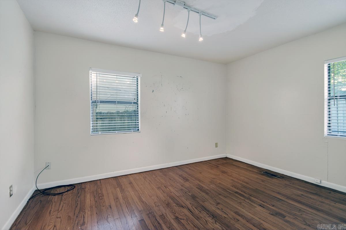 HILLCREST - Residential