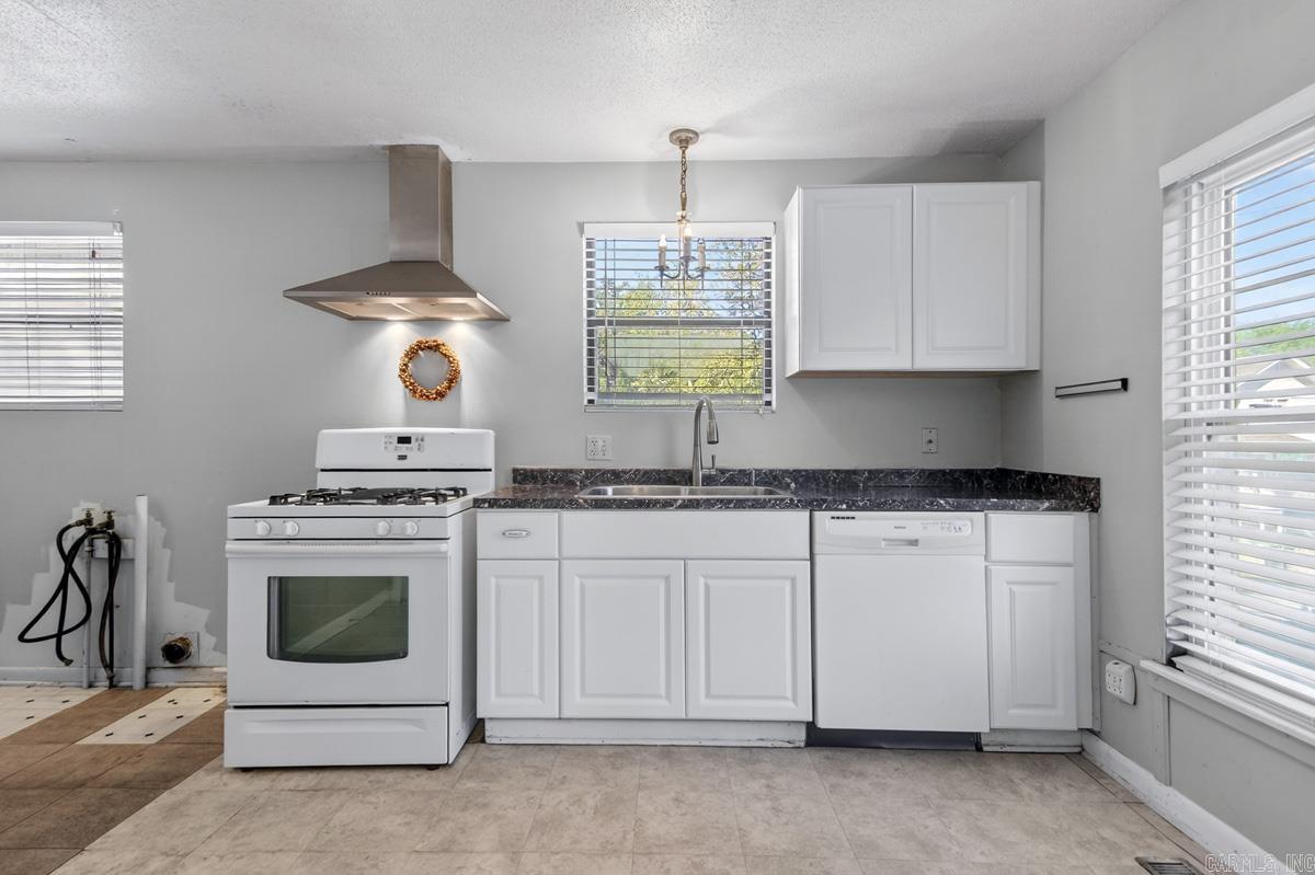 HILLCREST - Residential