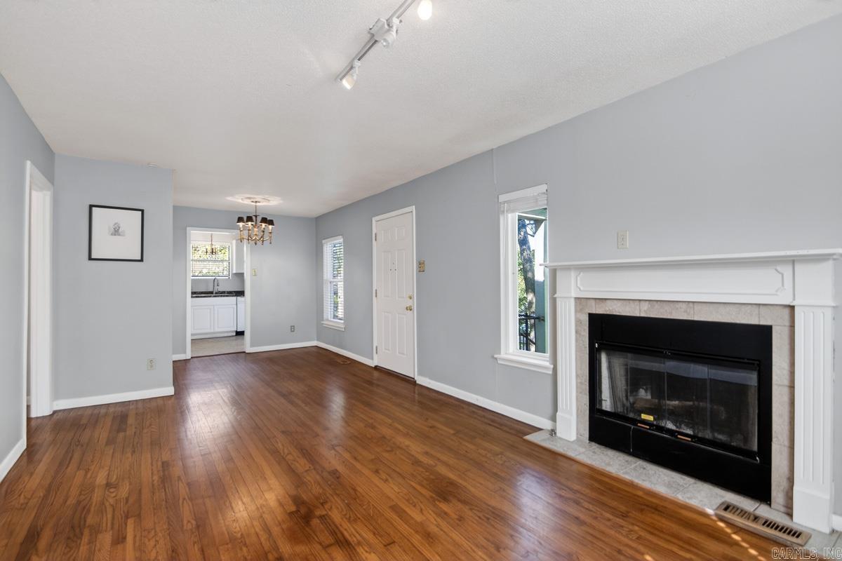 HILLCREST - Residential