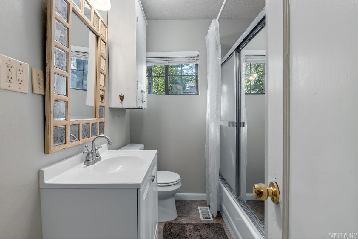 HILLCREST - Residential