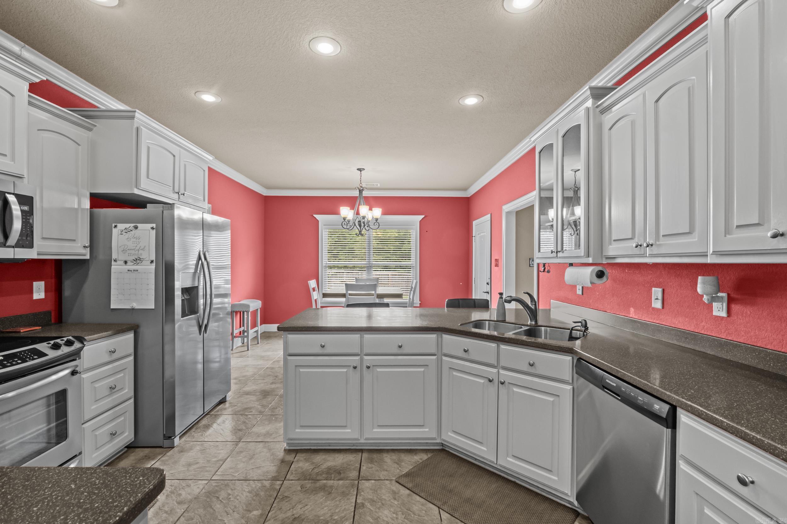 SHADOW CREEK - Residential