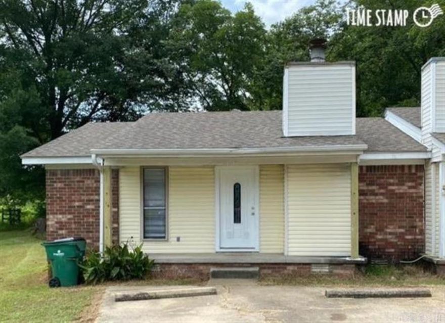Great two bedroom one bathroom duplex. Call today!