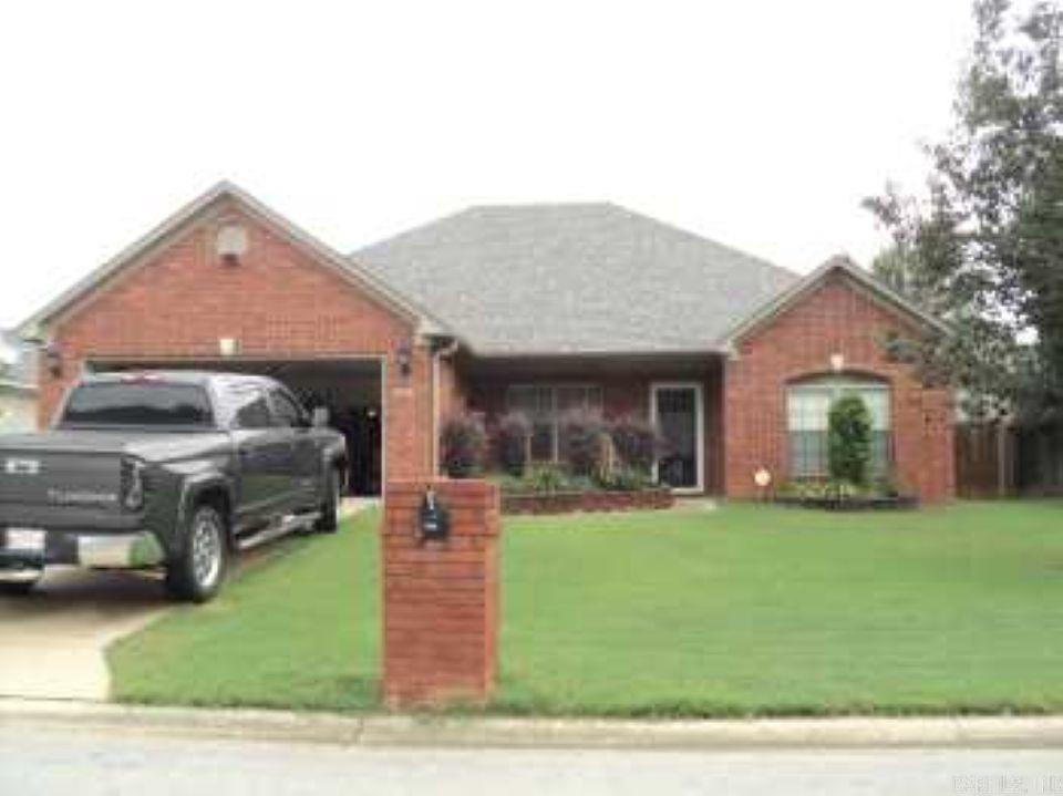 Great investor property tucked into a quiet Benton neighborhood.
