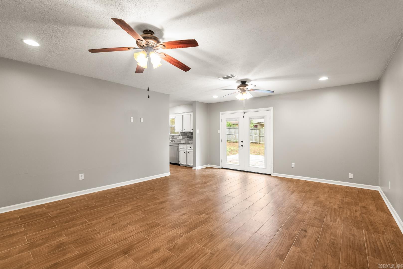 SPRINGHILL MANOR - Residential