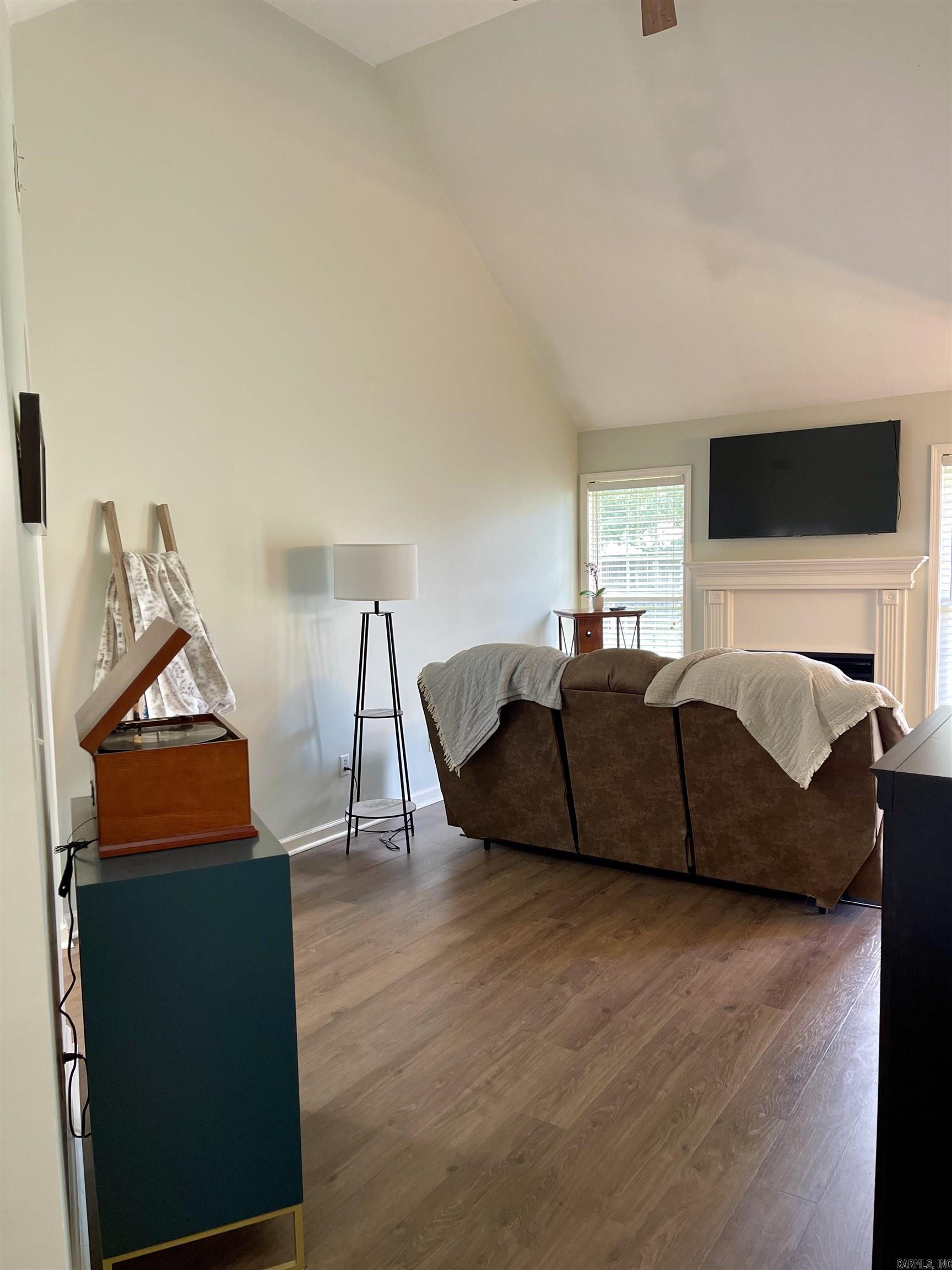 BOSTON PROPER SUB - Residential