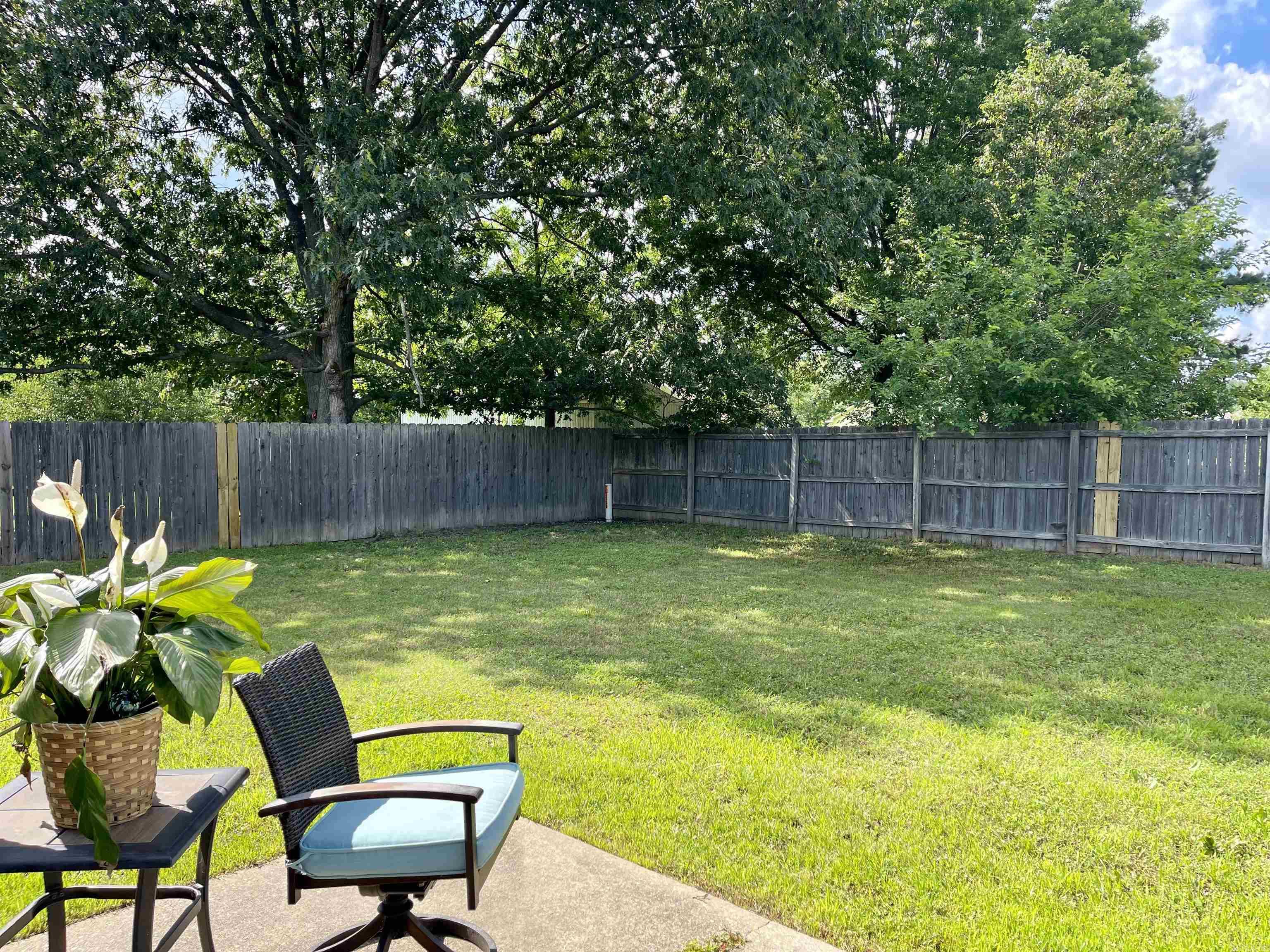 BOSTON PROPER SUB - Residential