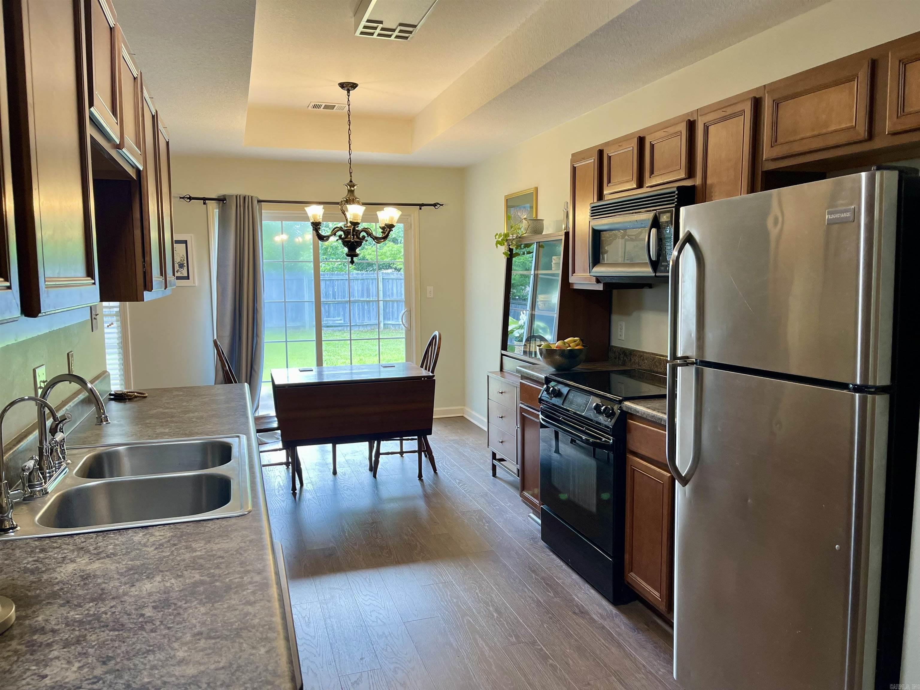 BOSTON PROPER SUB - Residential