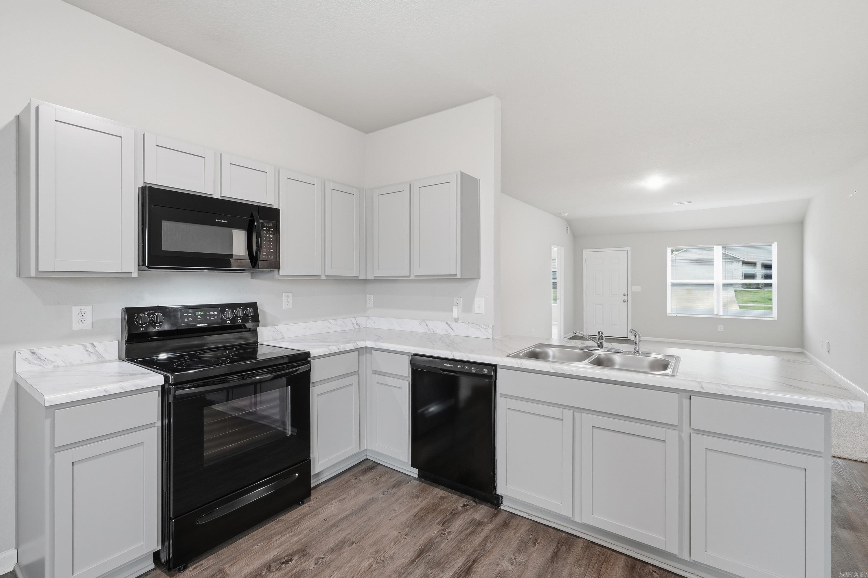 MUSEUM MEADOWS - Residential