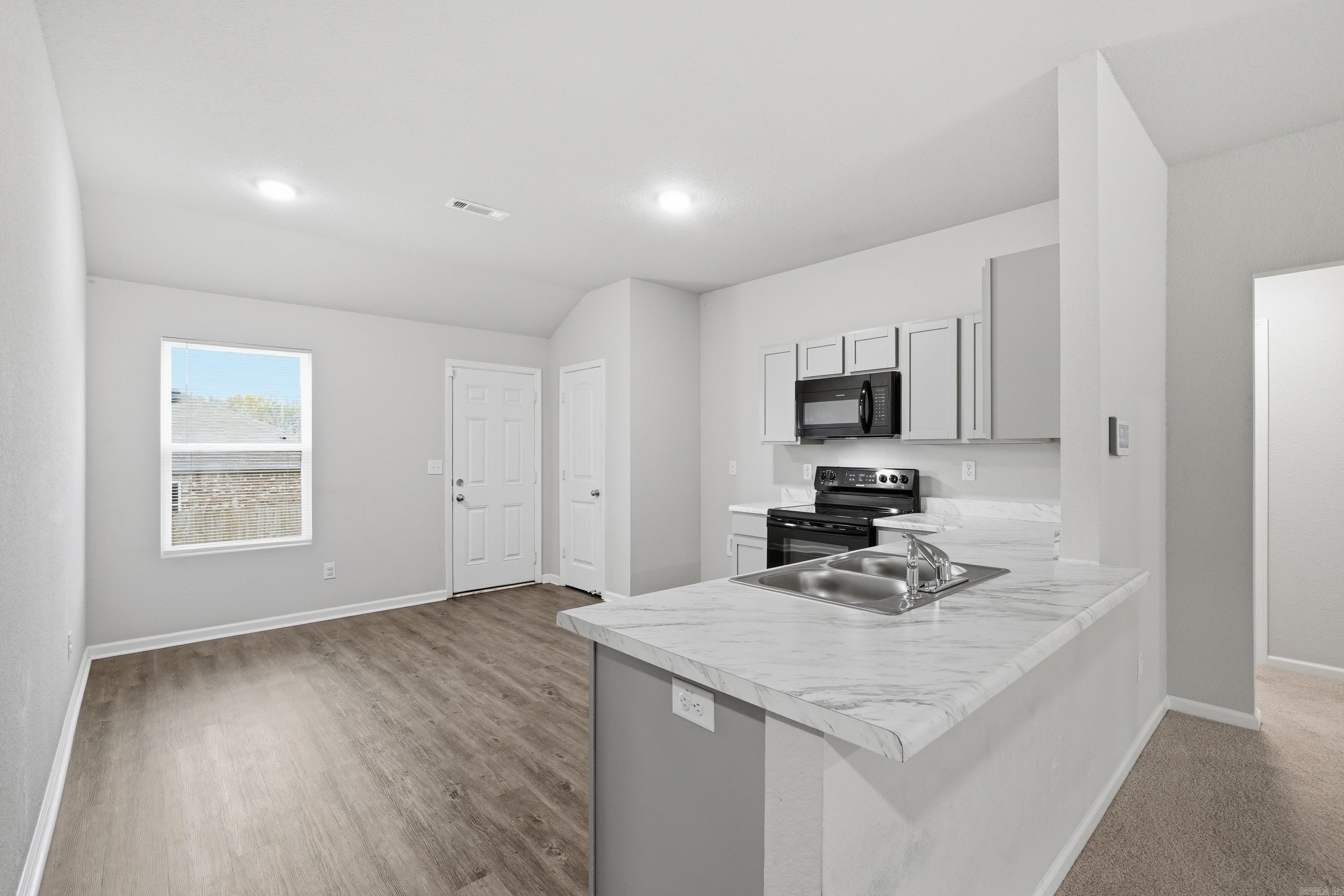 MUSEUM MEADOWS - Residential