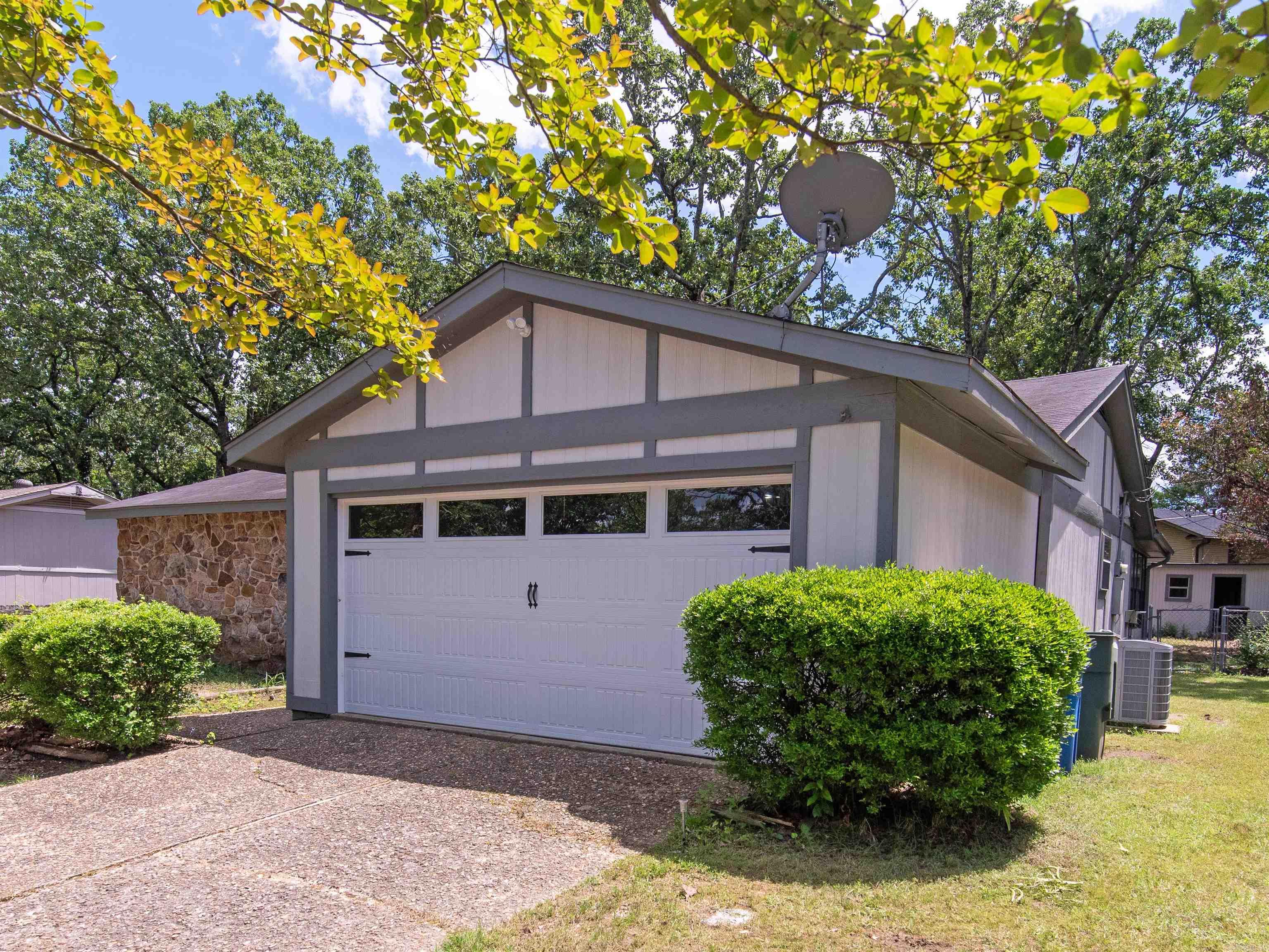 INDIAN HILLS - Residential