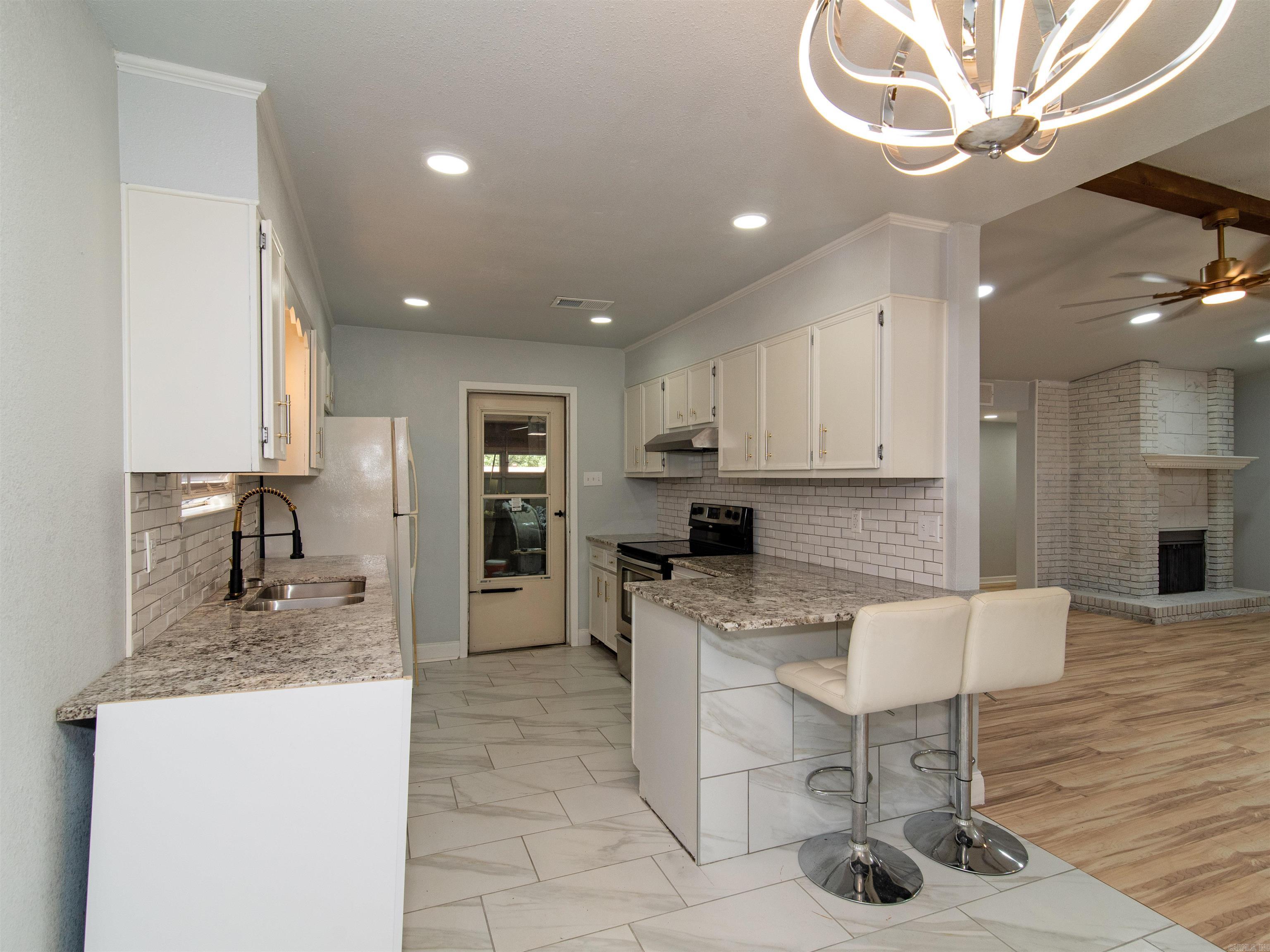 INDIAN HILLS - Residential