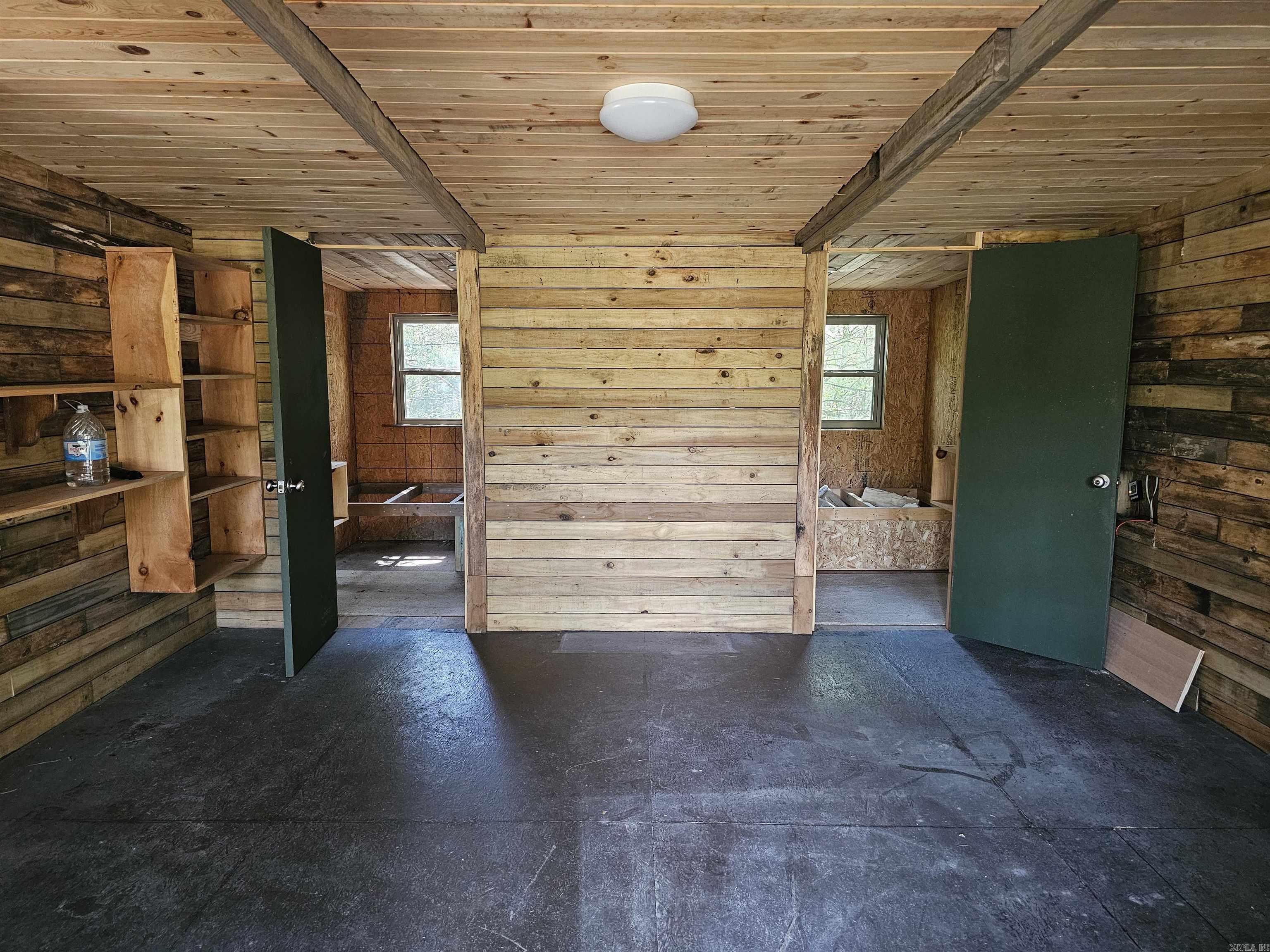 Metes & Bounds - Land