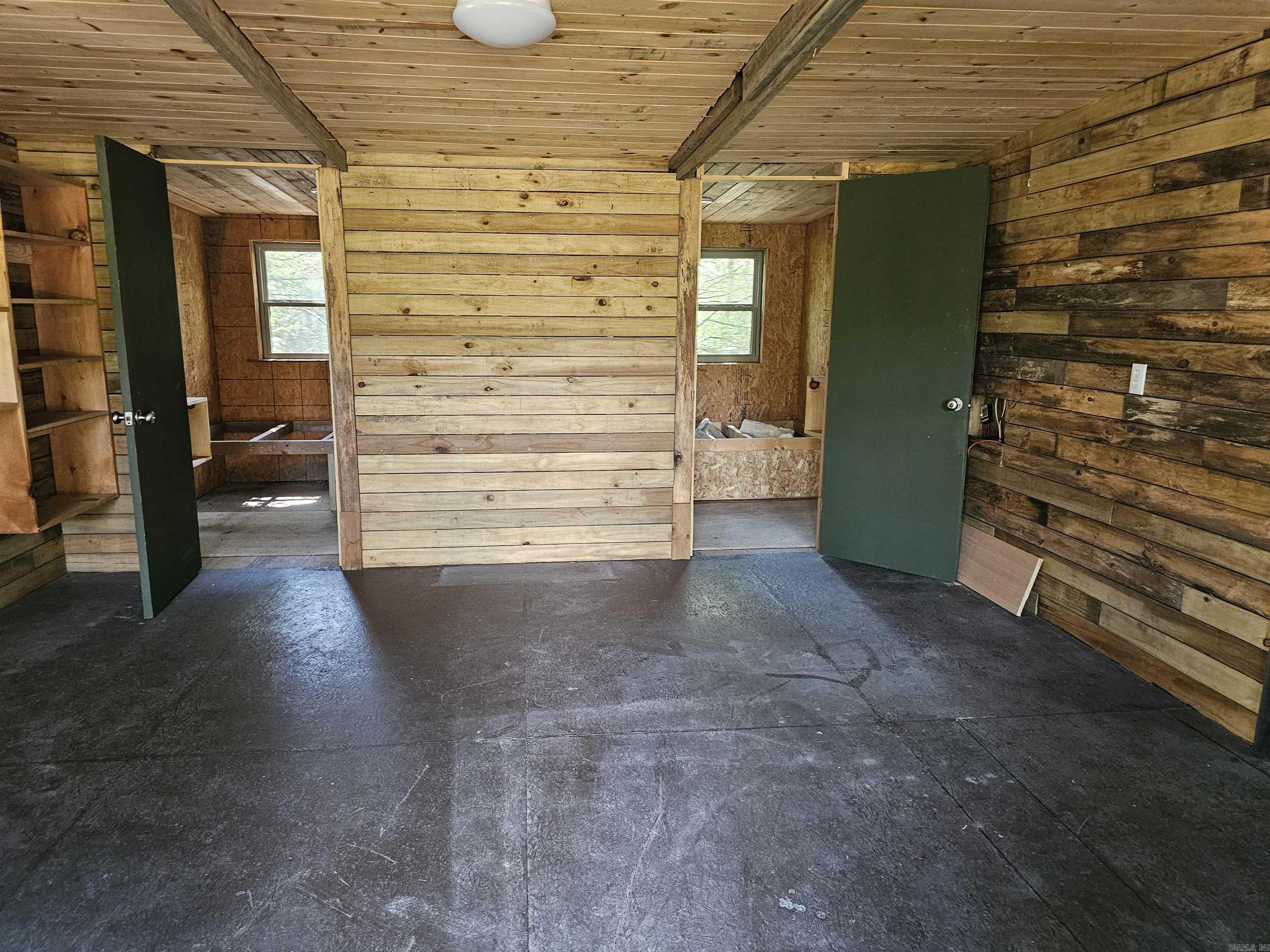 Metes & Bounds - Land