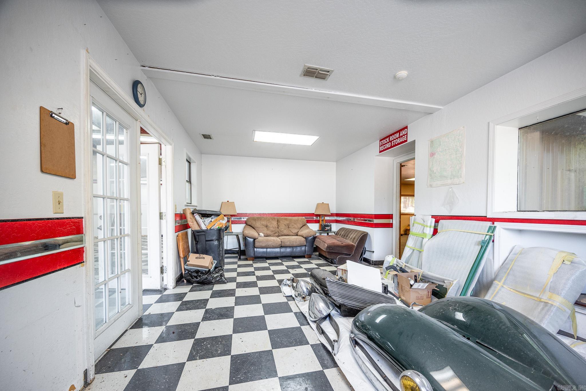 Metes & Bounds - Commercial Sale