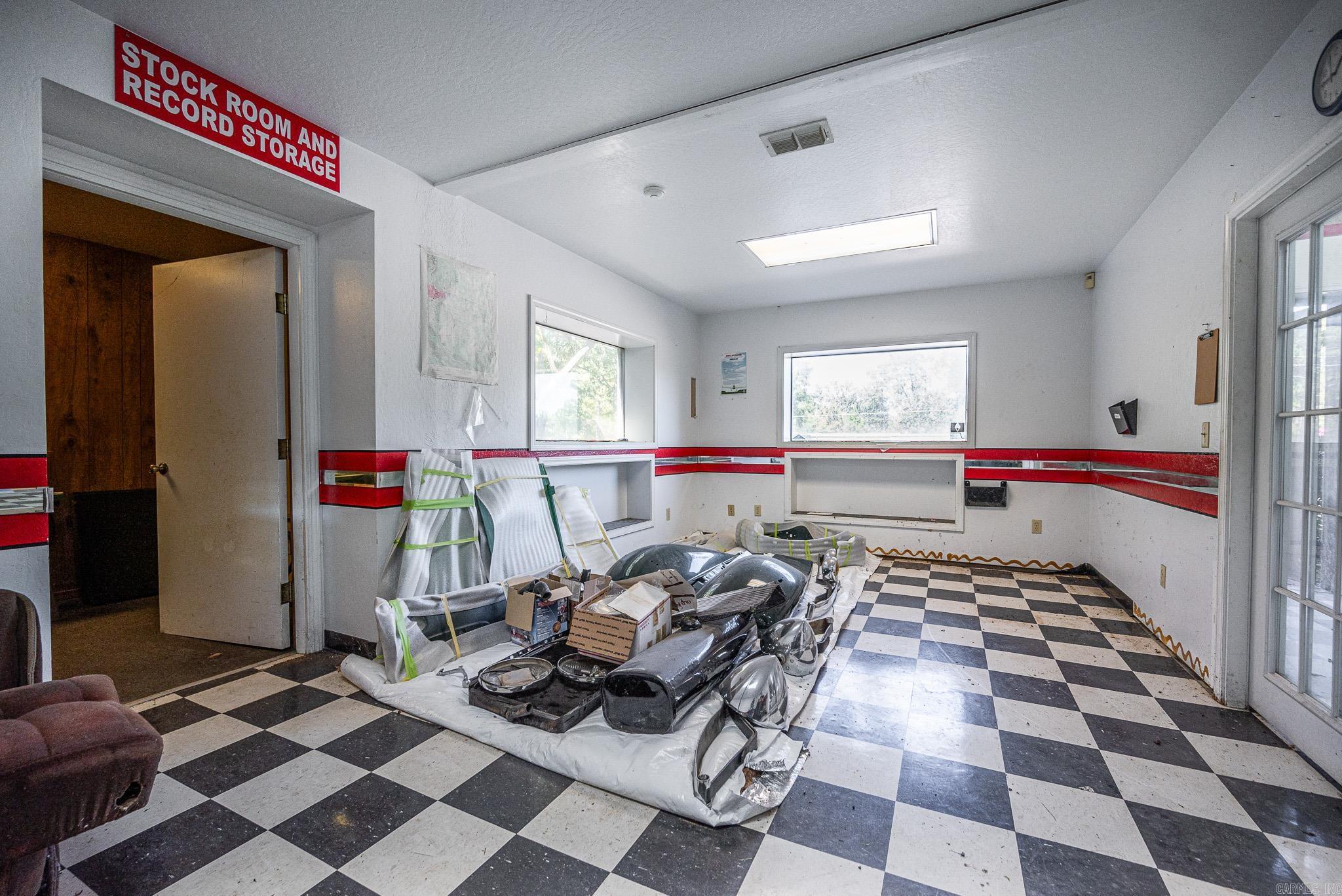Metes & Bounds - Commercial Sale