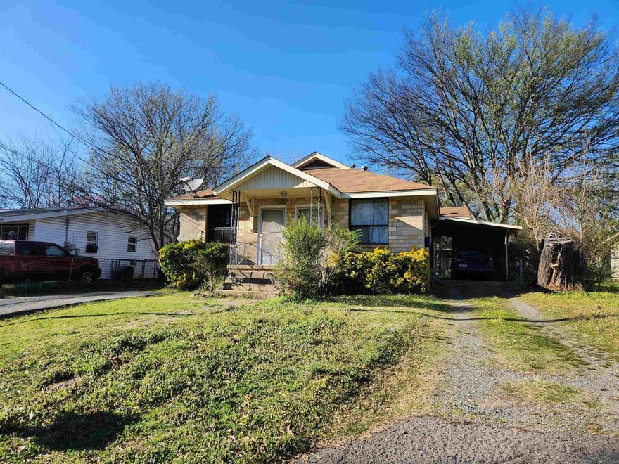 Investor Special - Selling "As Is" - Duplex currently rented month to month at $550/ unit. Window units for air. One side the Heater is about 3 years old and the water heater is new. This property was inherited so no disclosures. This is an appointment only.  See to Show.