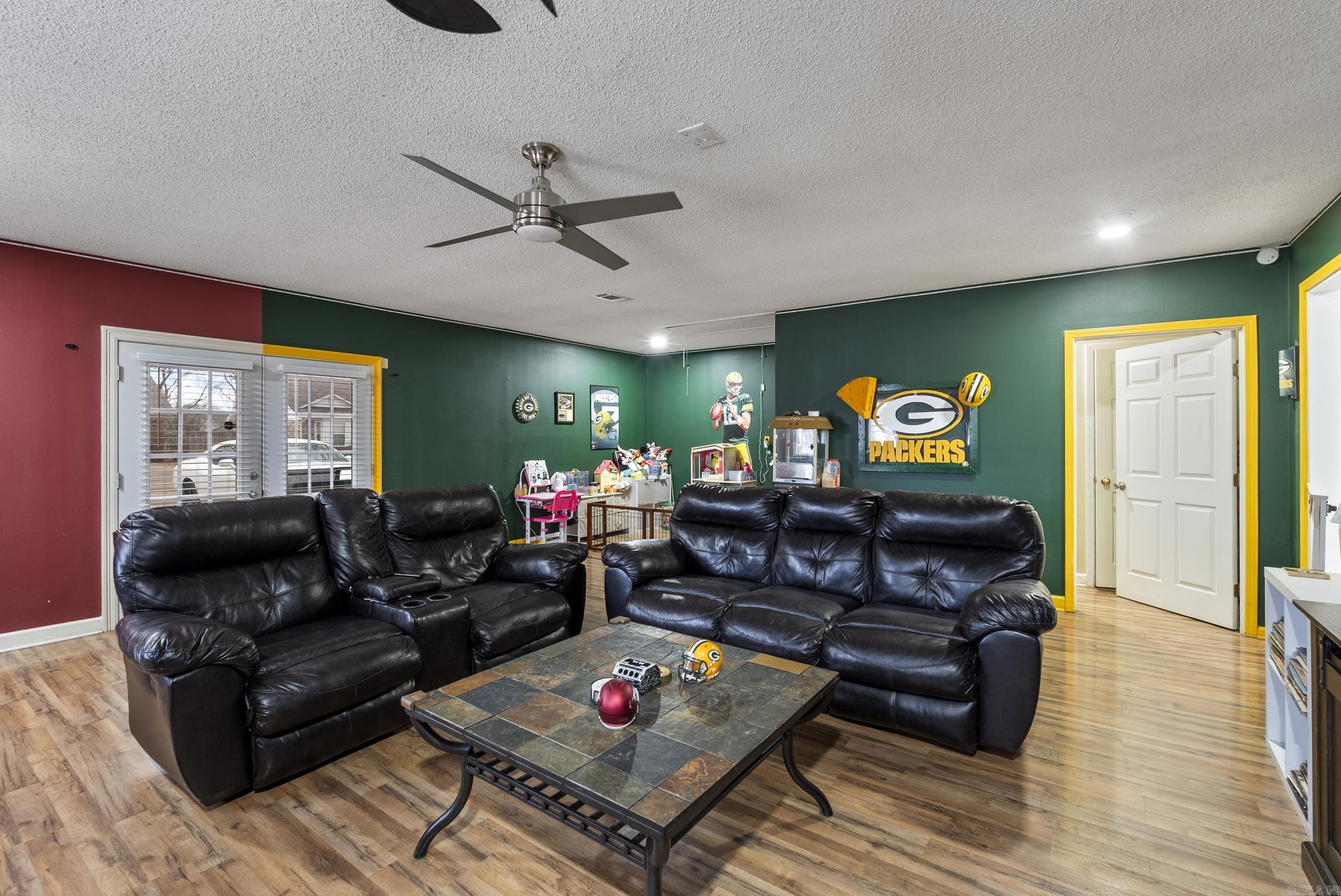 INDIAN MEADOWS - Residential