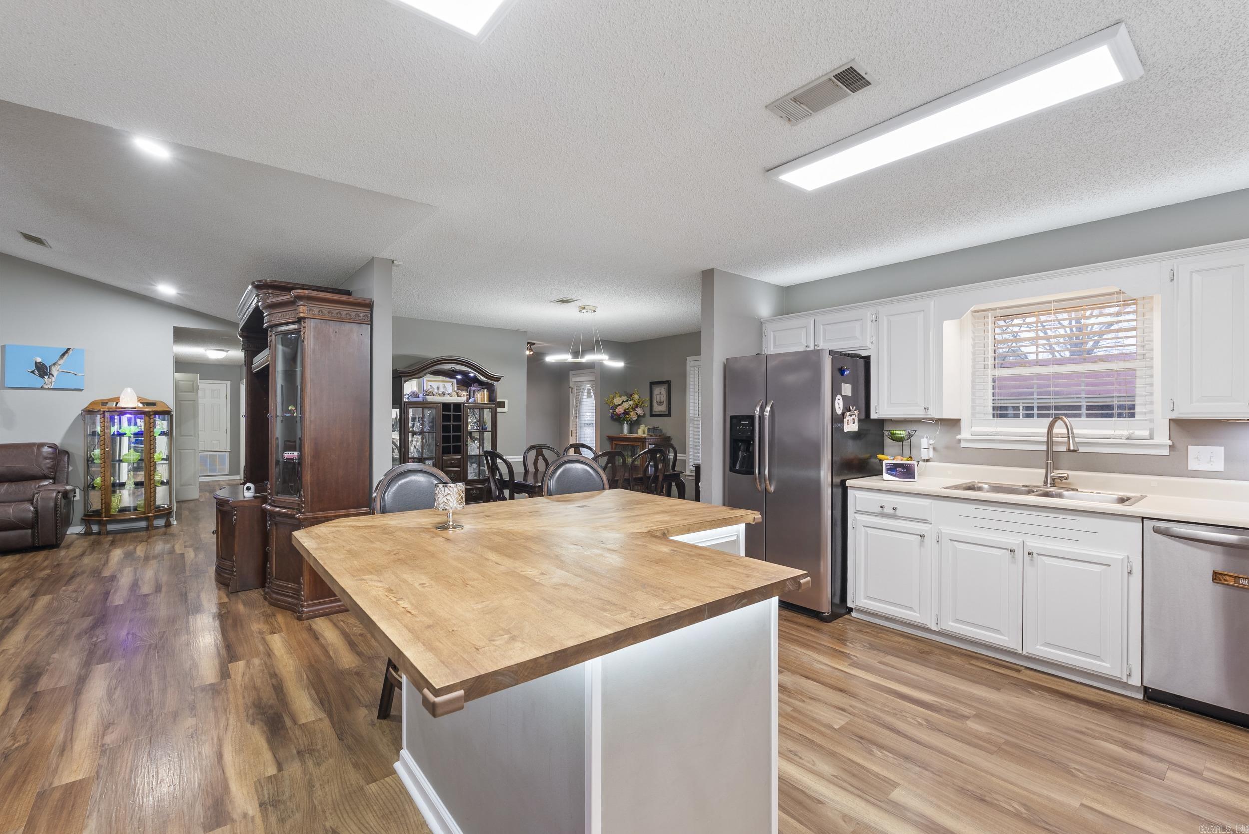 INDIAN MEADOWS - Residential