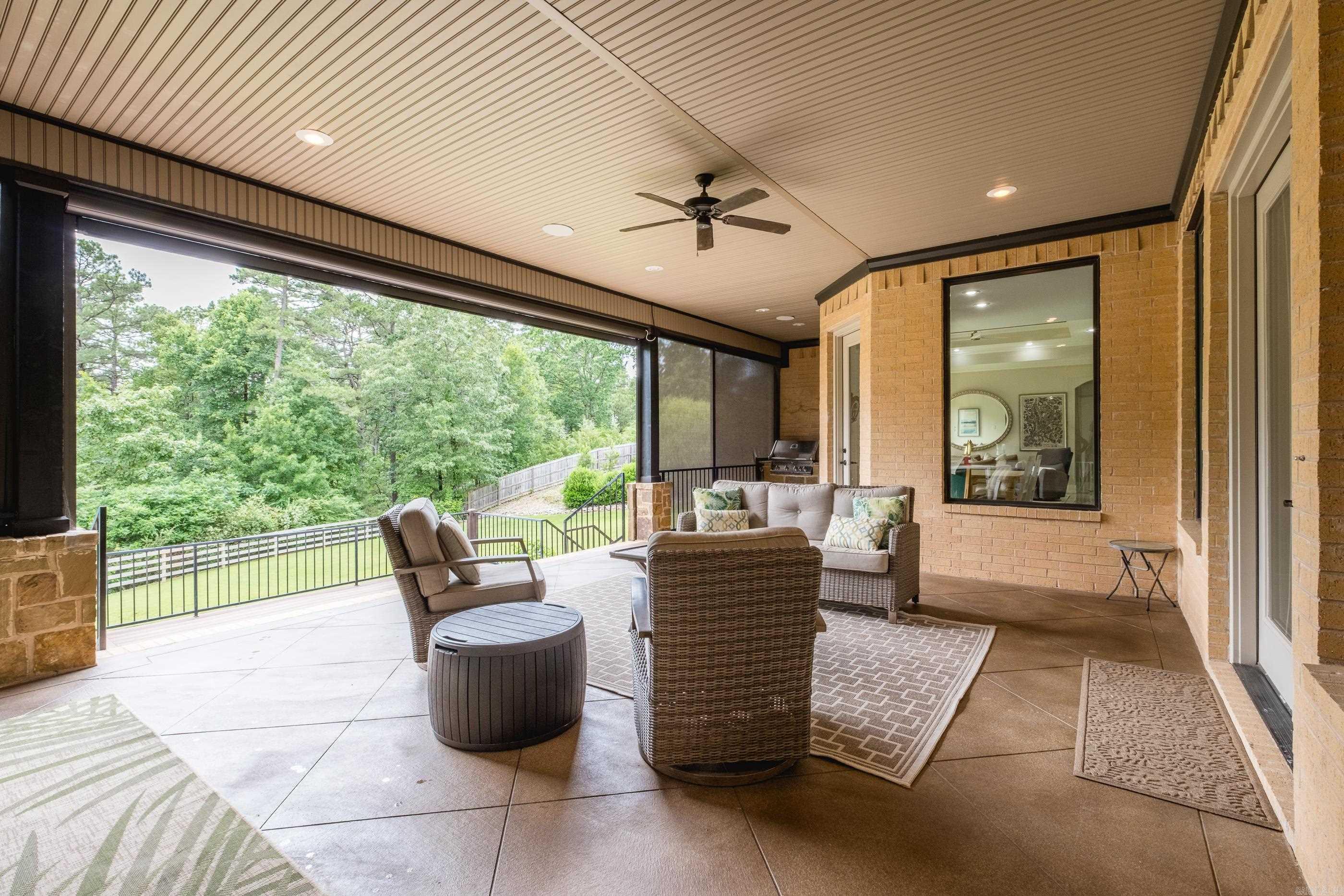 CHENAL VALLEY "ACCADIA COURT" - Residential